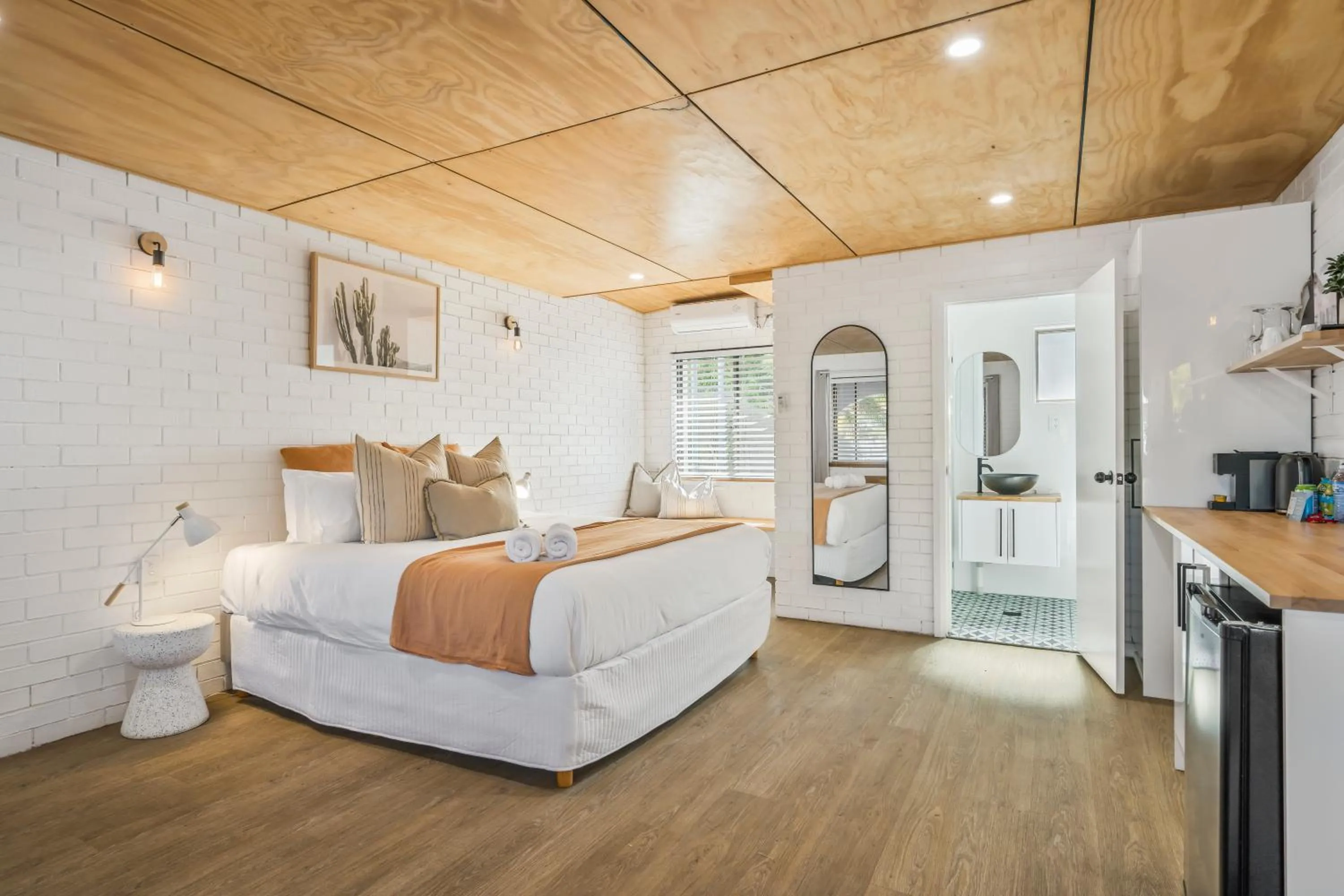 Bed in The Med Crescent Head