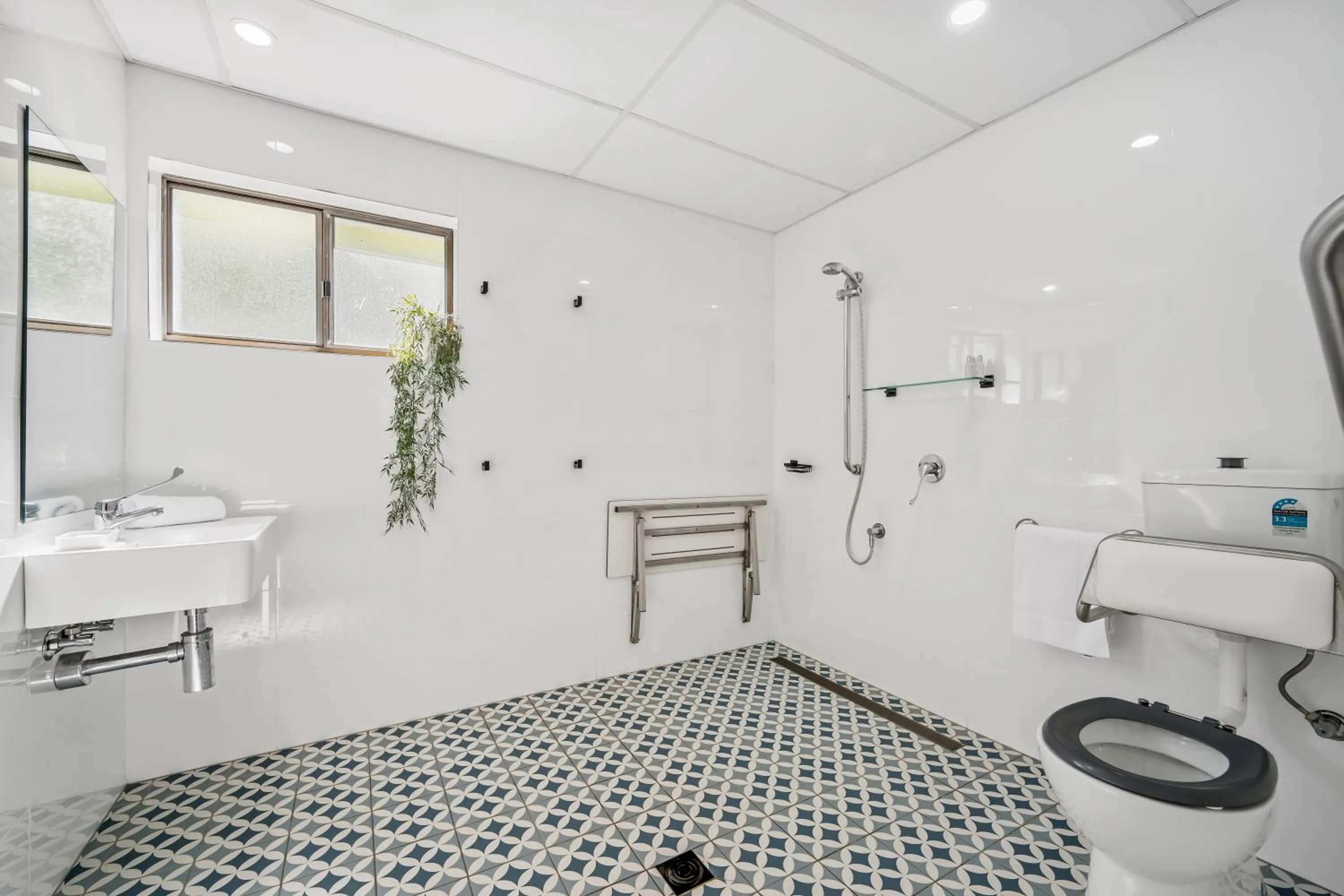 The Med Crescent Head