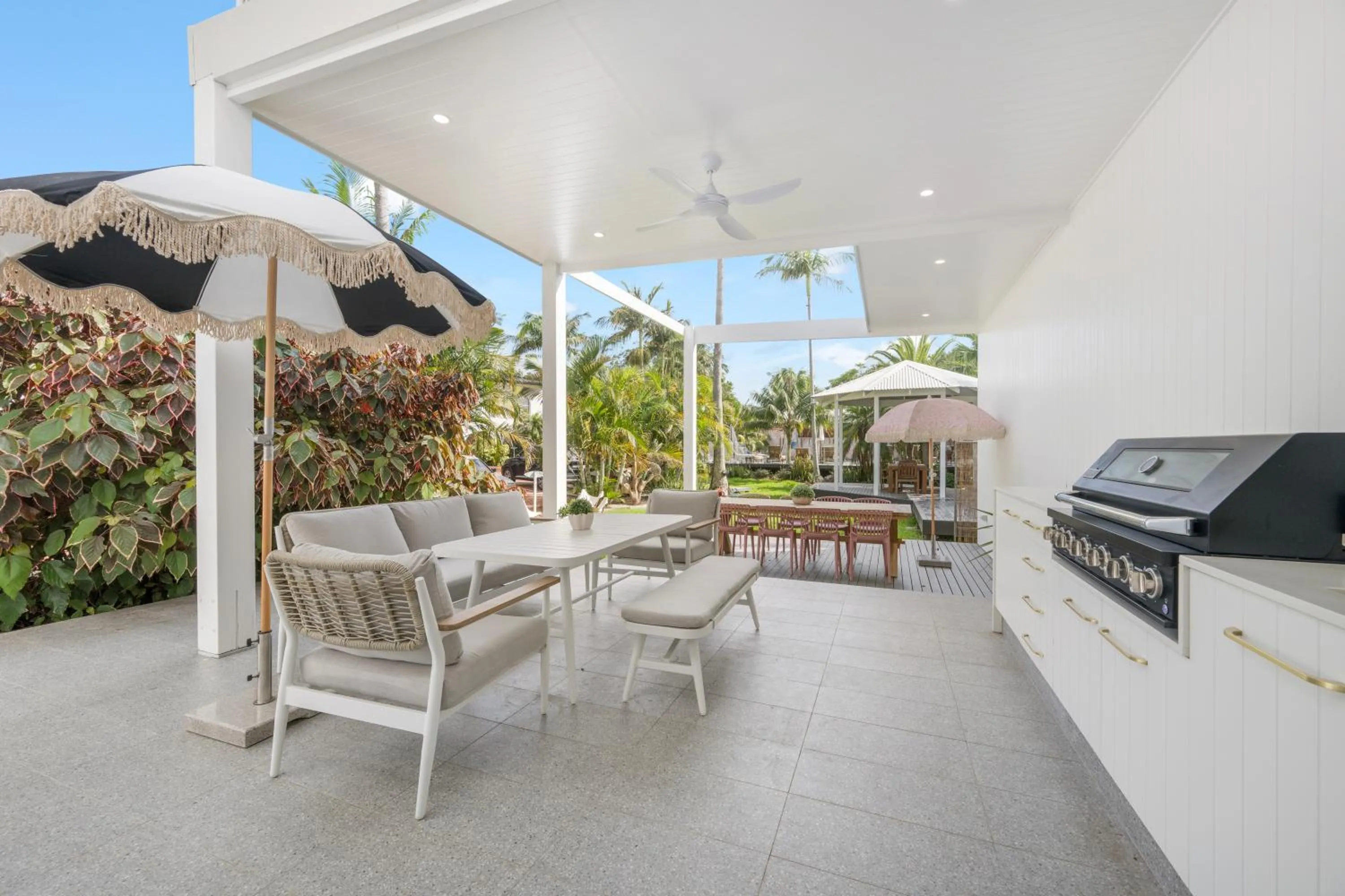 The Med Crescent Head