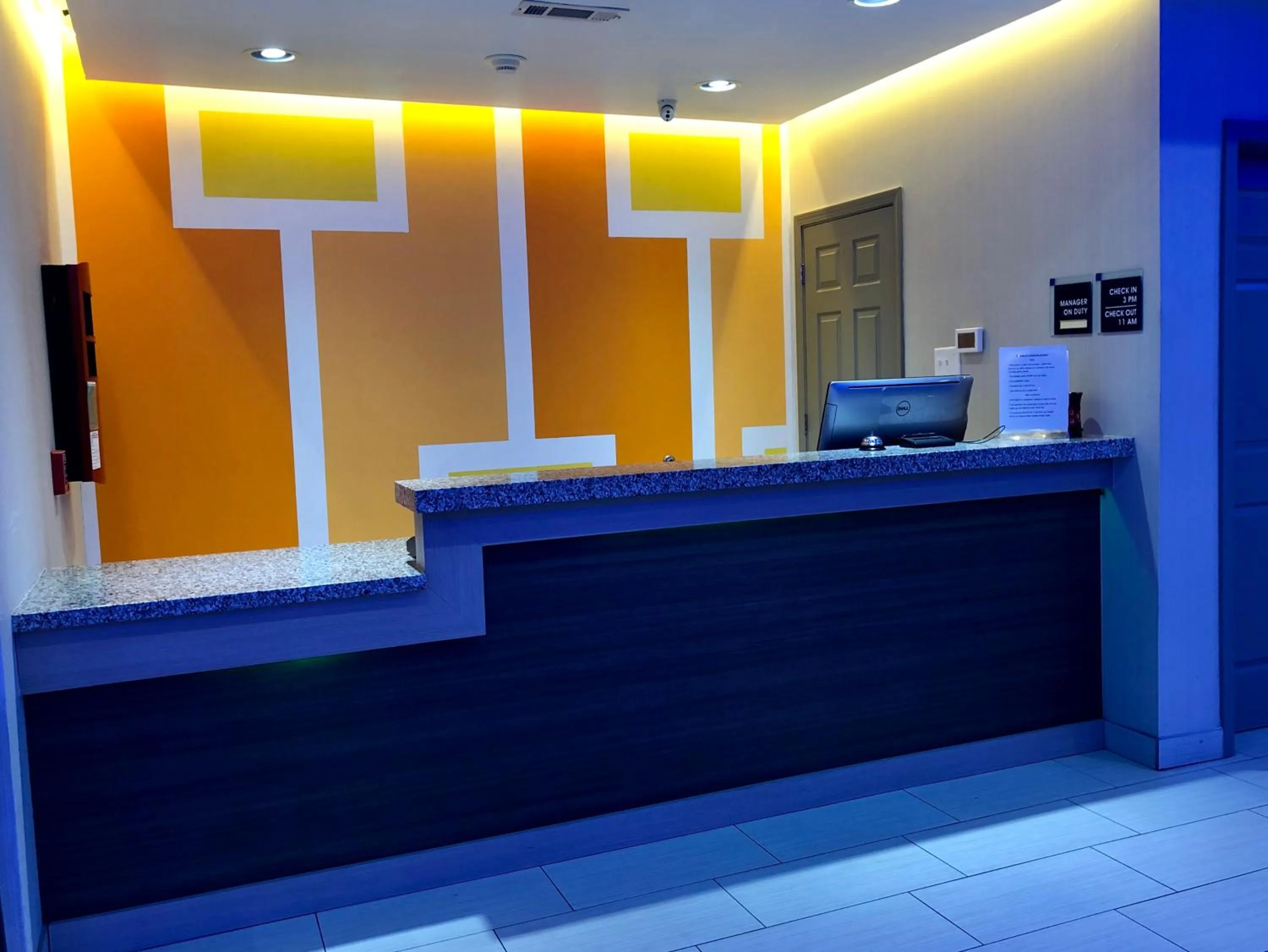 Catoosa Inn & Suites