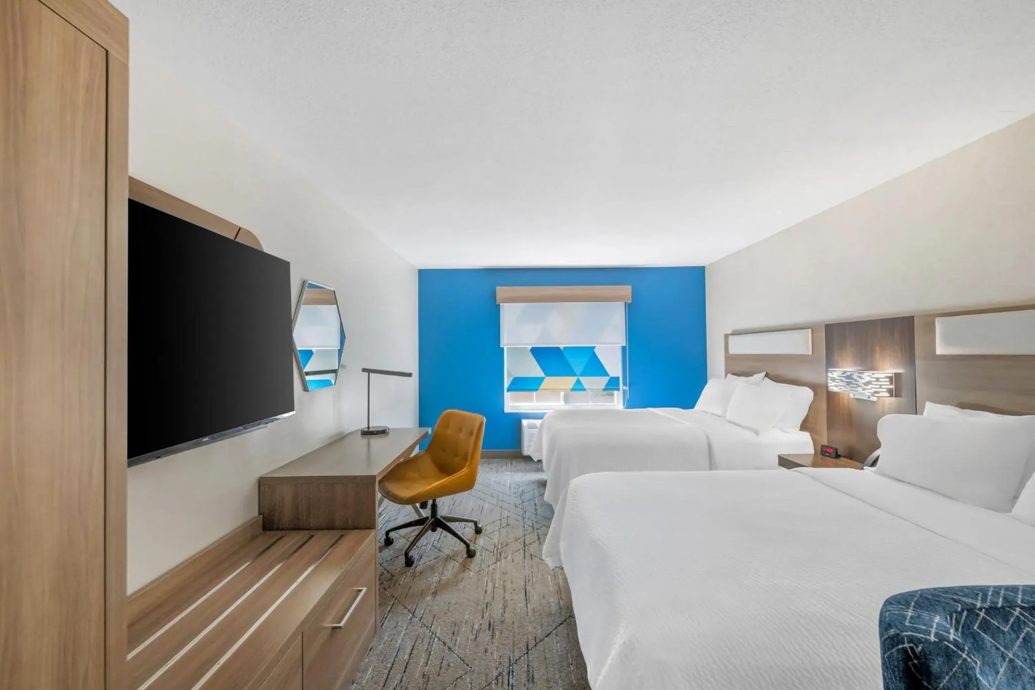 Photo of the whole room, Bed in Holiday Inn Express Hotel & Suites Council Bluffs - Convention Center Area by IHG