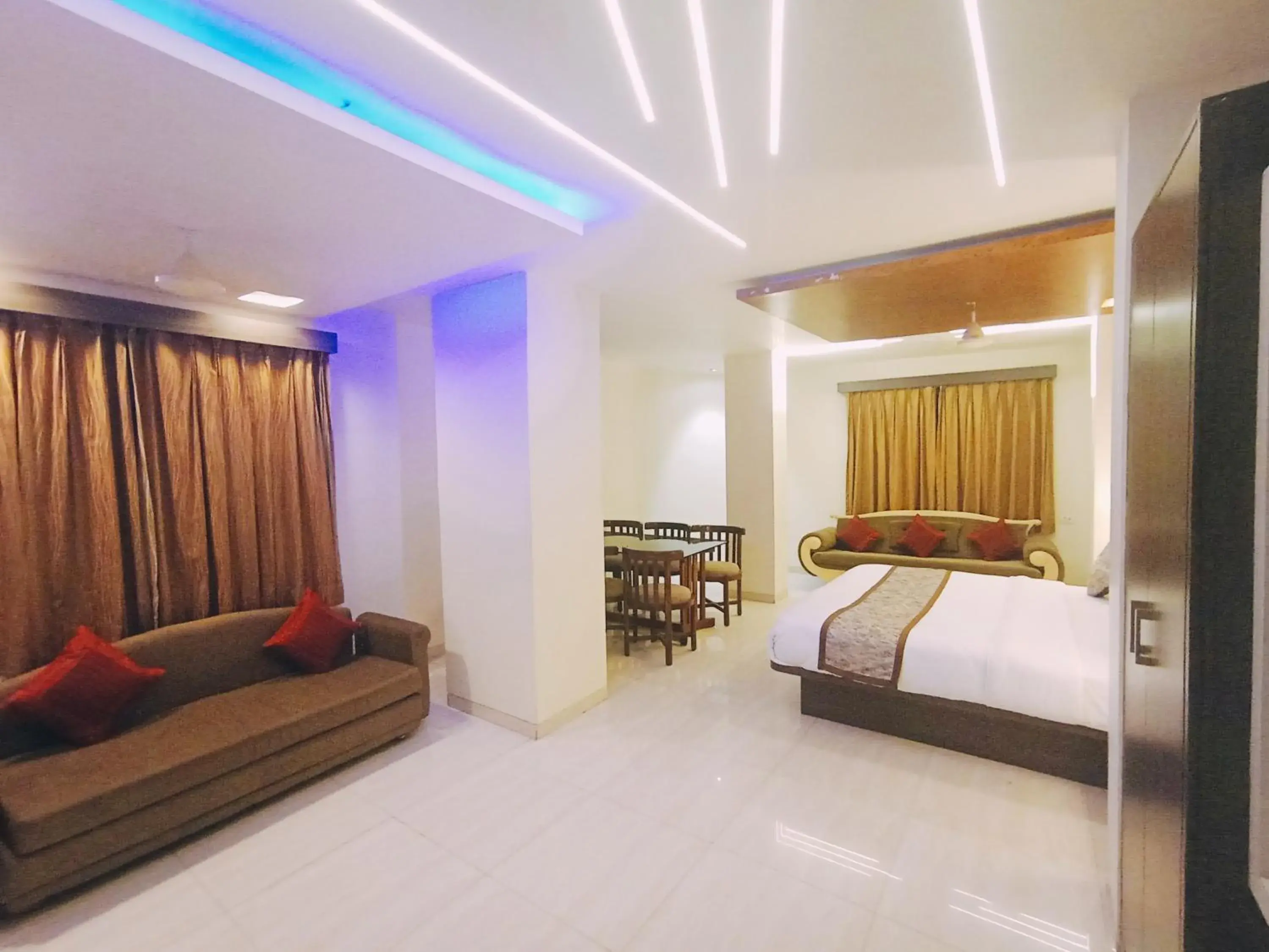 Family Suite in Hotel Vaikunth By Adamo Family Suite in Hotel Vaikunth By Adamo