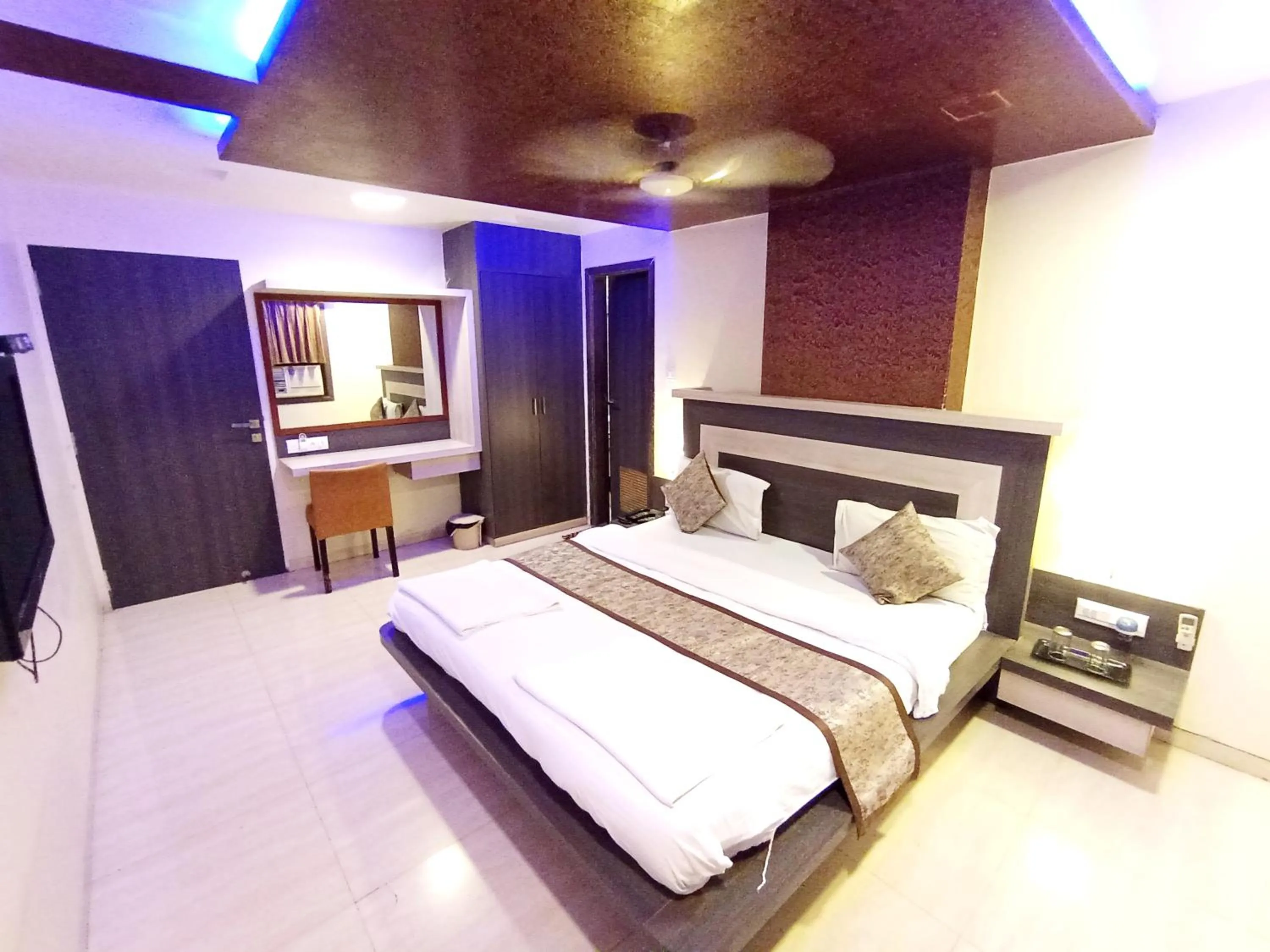 Bed in Hotel Vaikunth By Adamo