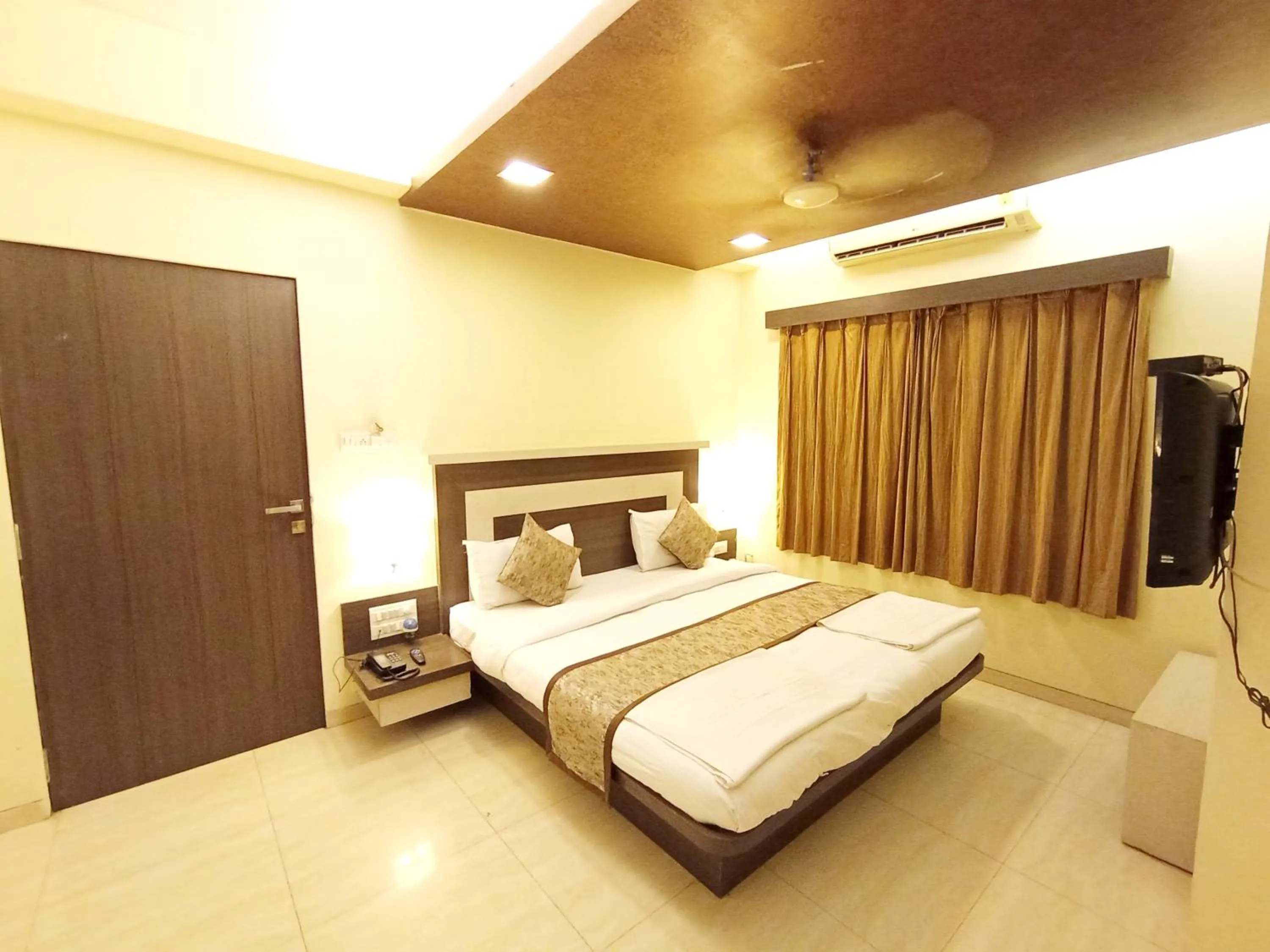 Bed in Hotel Vaikunth By Adamo