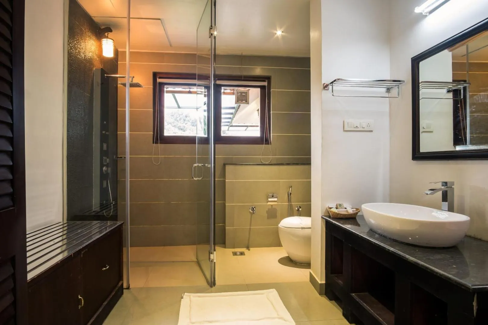 Toilet in Wild Planet Jungle Resort