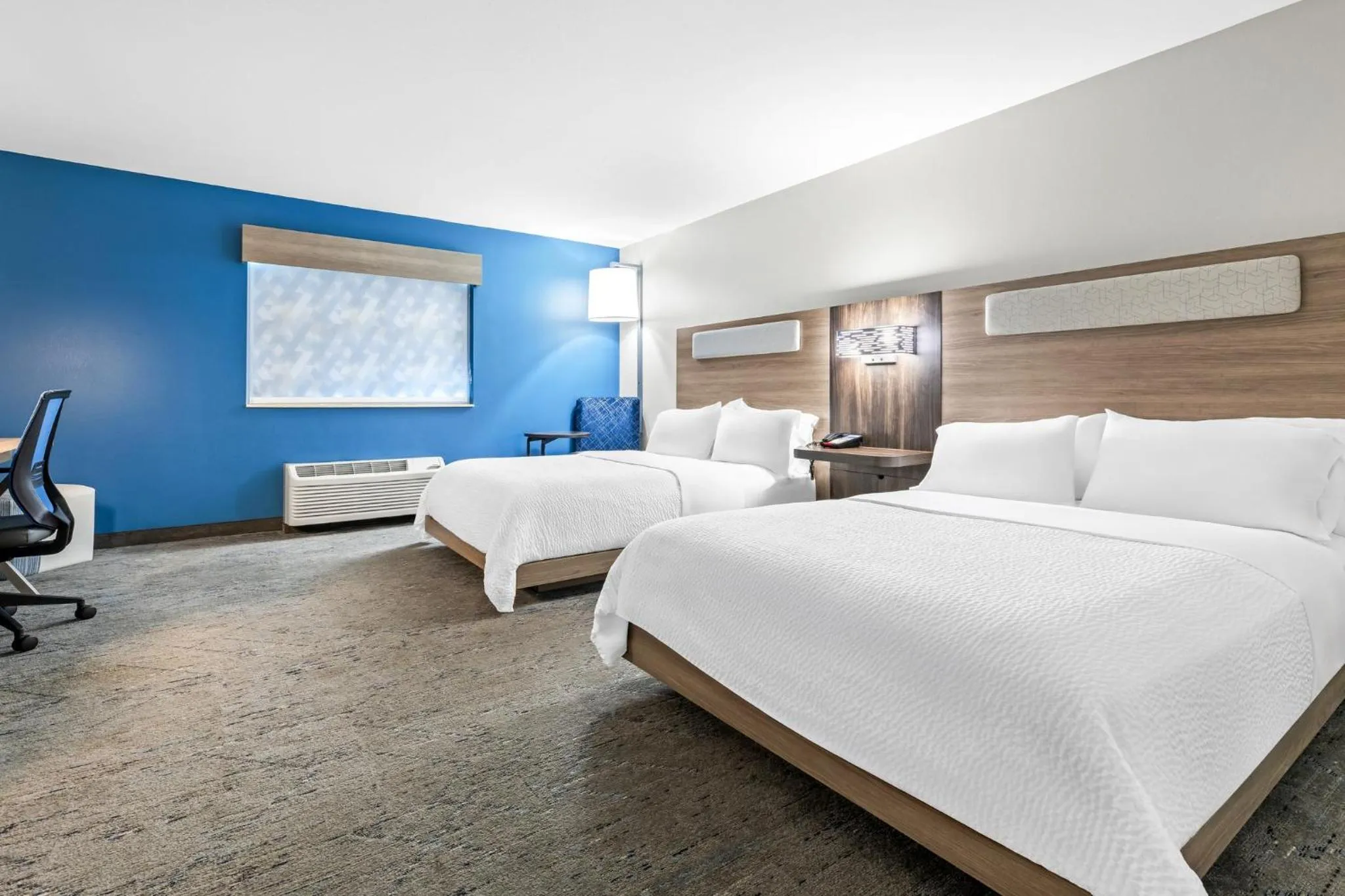 Photo of the whole room, Bed in Holiday Inn Express Florence Northeast by IHG