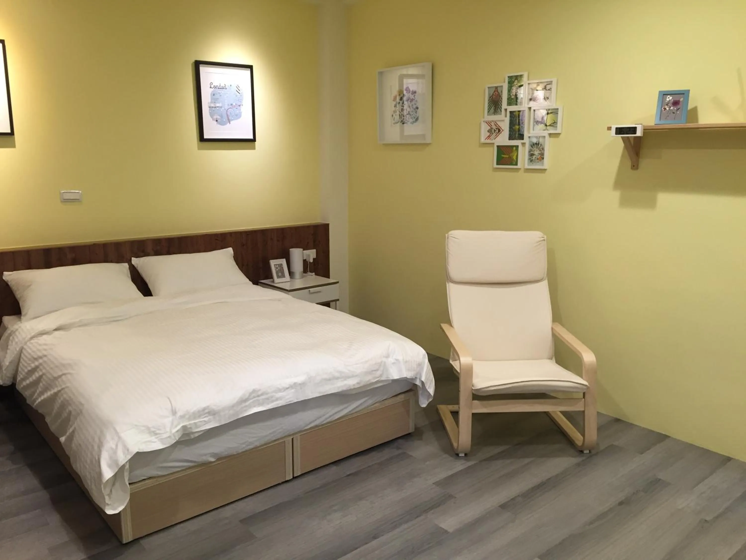 Photo of the whole room, Bed in YO HOO FARM 16 HOUSE