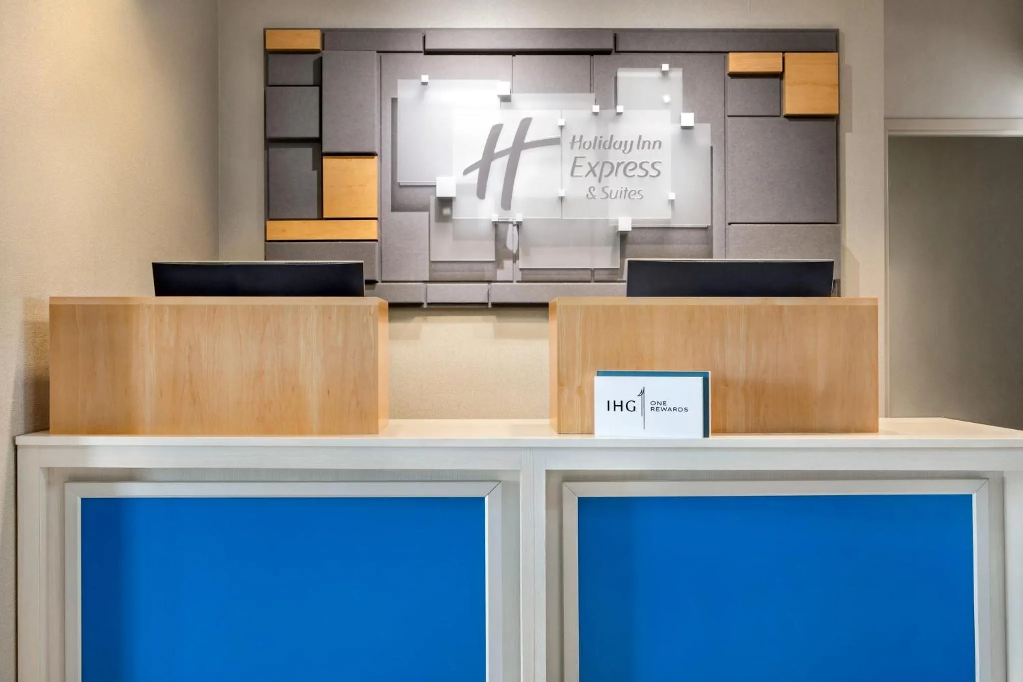 Property building in Holiday Inn Express Hotel & Suites Anniston/Oxford by IHG