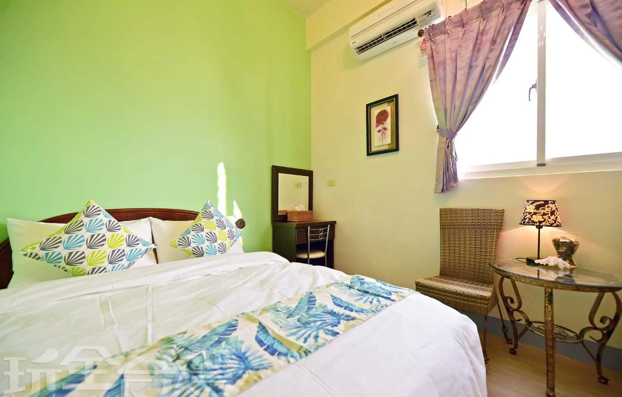 Photo of the whole room, Bed in Yan Hai De Dai B&B