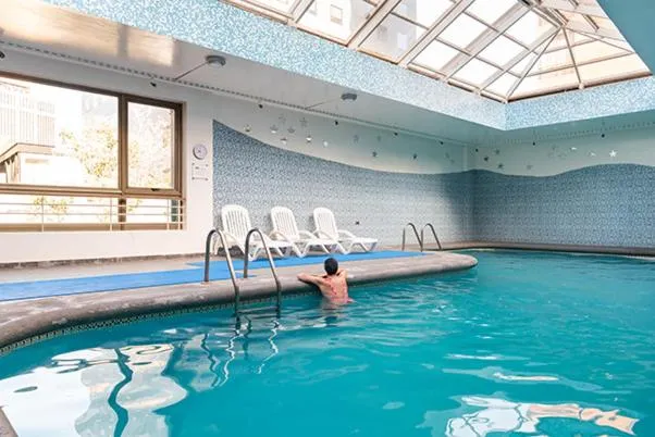 Swimming pool in MR Apart Providencia (ex Apart Neruda)