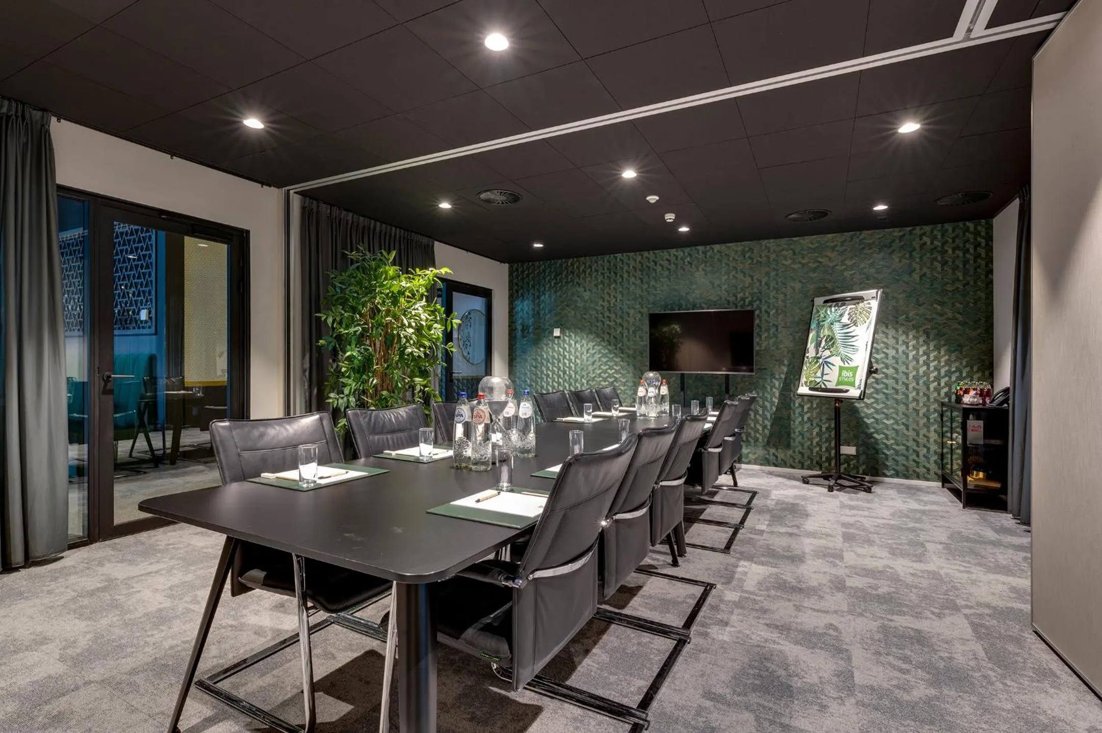 Business facilities in ibis Styles Amsterdam Airport