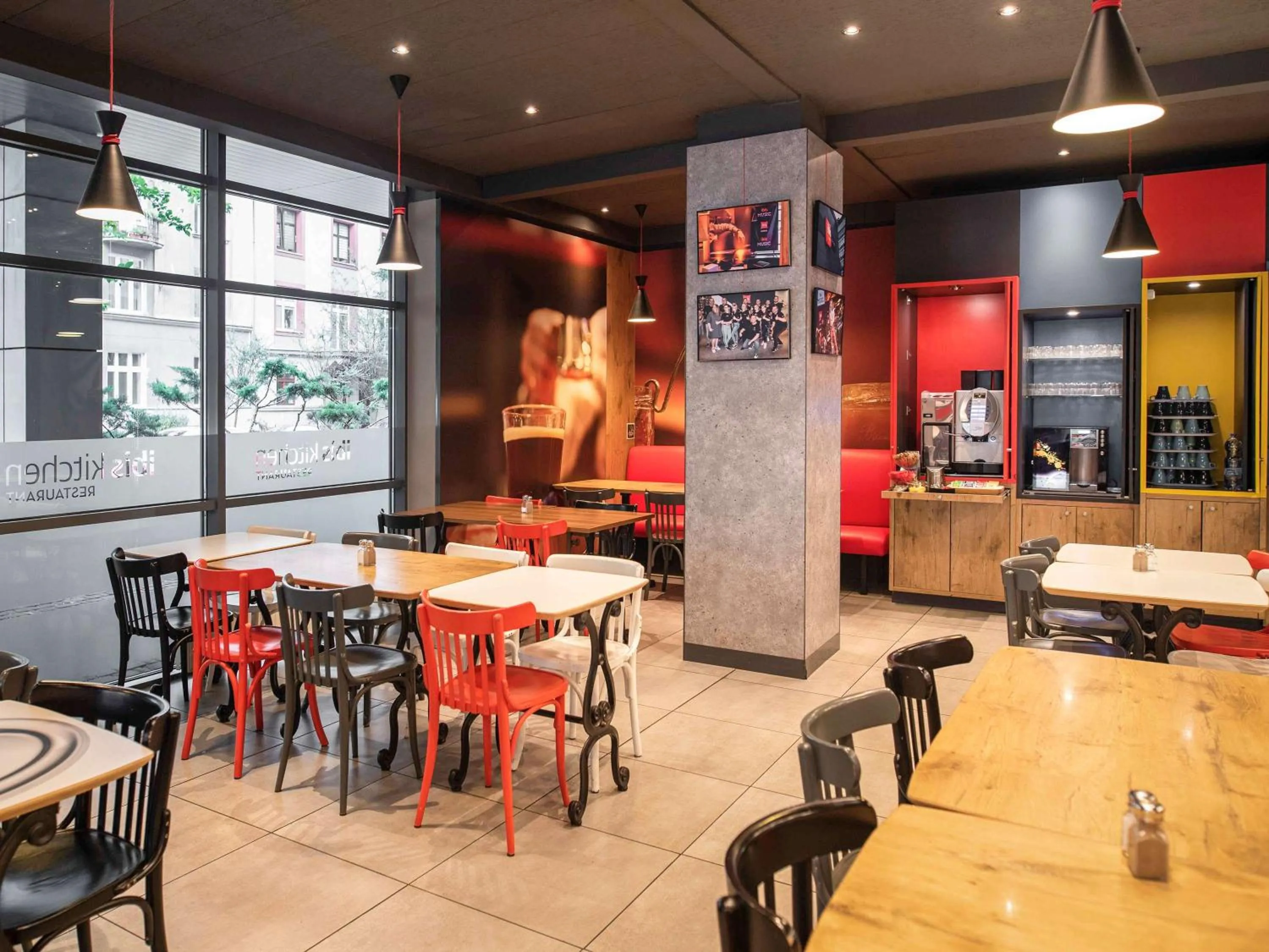 Restaurant/places to eat in Hotel Ibis Krakow Centrum