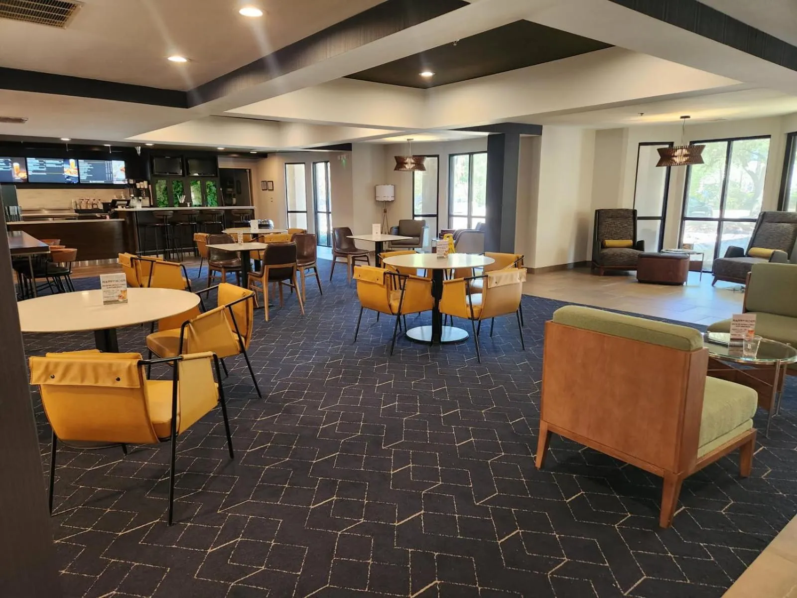 Breakfast in Courtyard Houston The Woodlands