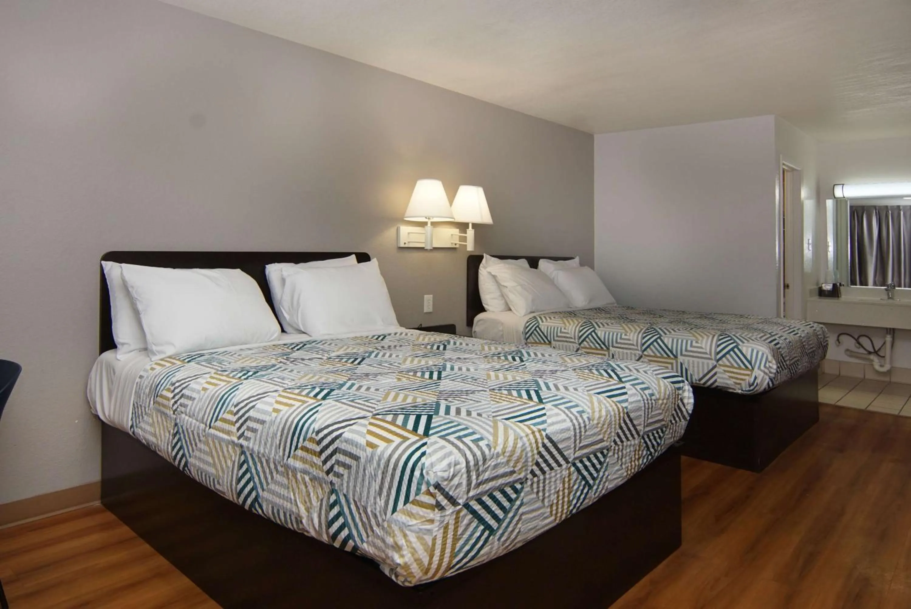 Bedroom, Bed in Motel 6-Lancaster, TX - DeSoto - Lancaster