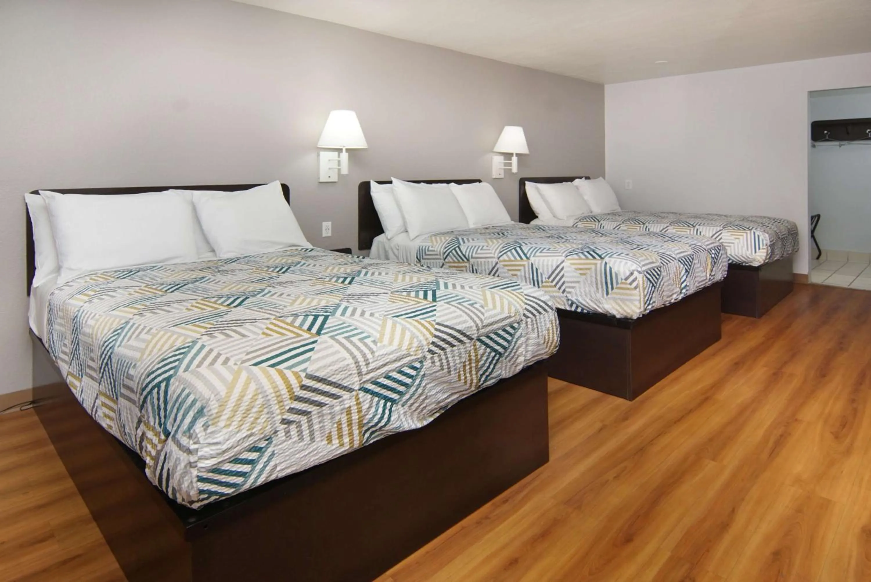 Bedroom, Bed in Motel 6-Lancaster, TX - DeSoto - Lancaster