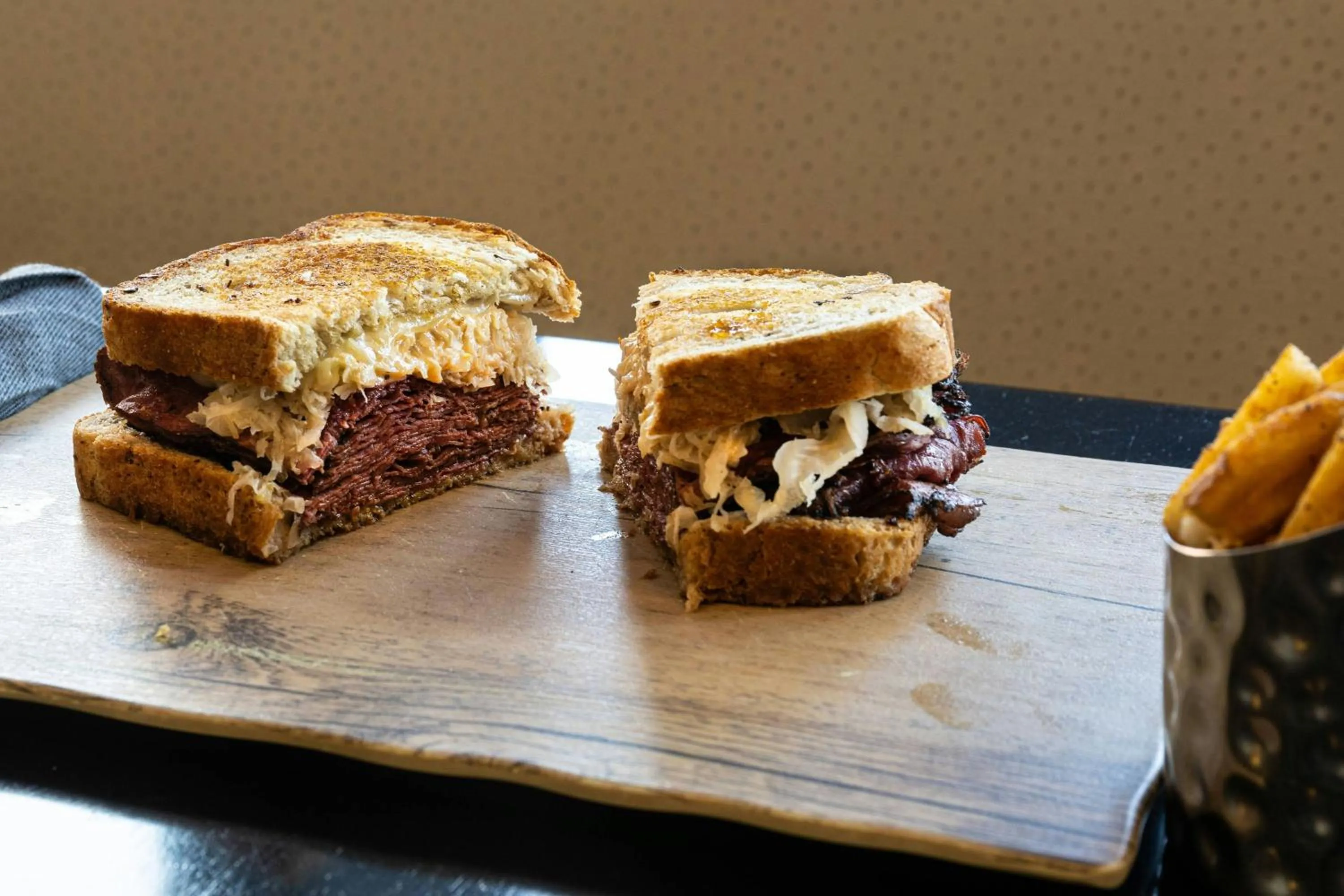 Restaurant/places to eat in Pittsburgh Marriott City Center