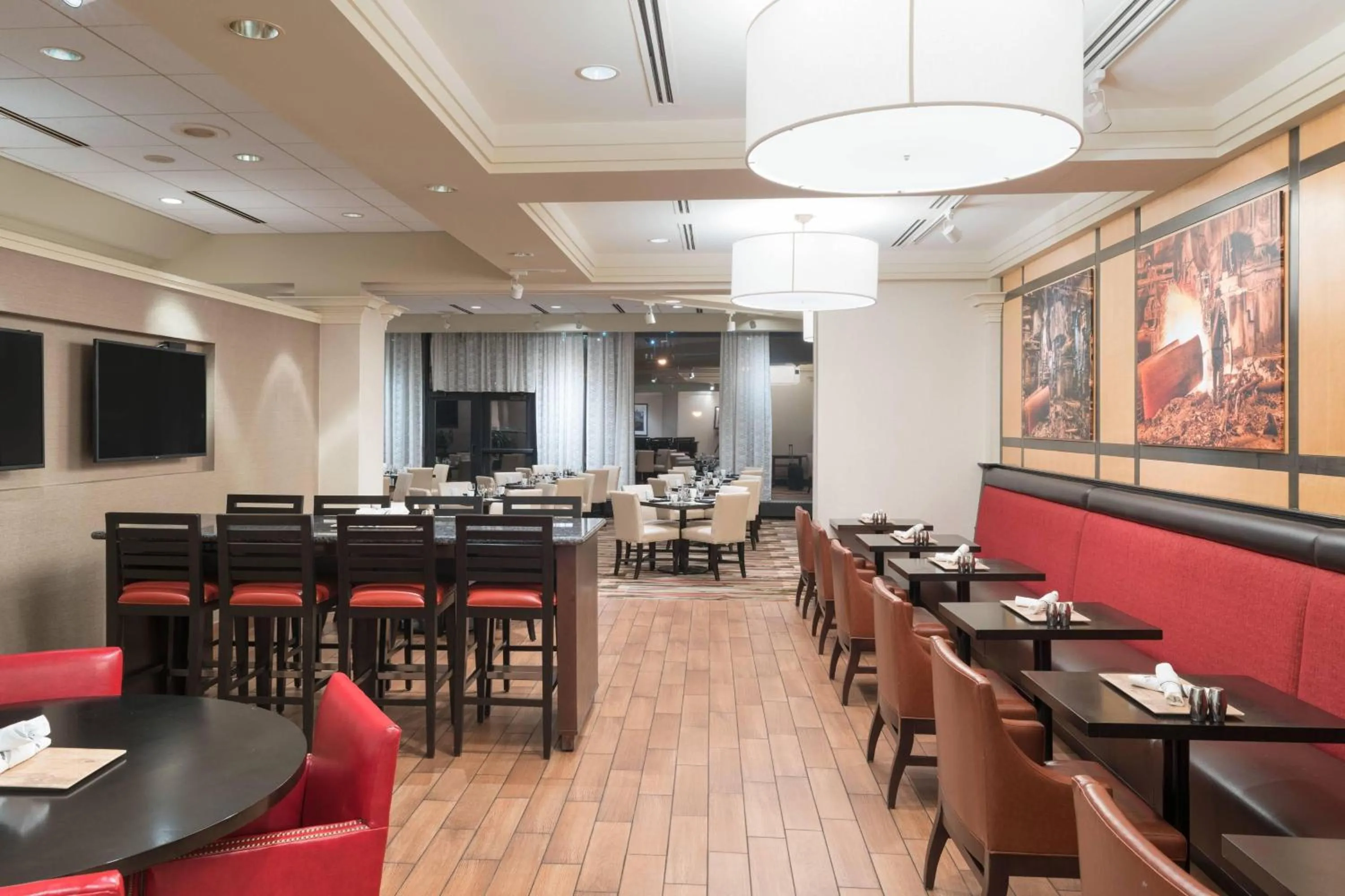 Restaurant/places to eat in Pittsburgh Marriott City Center
