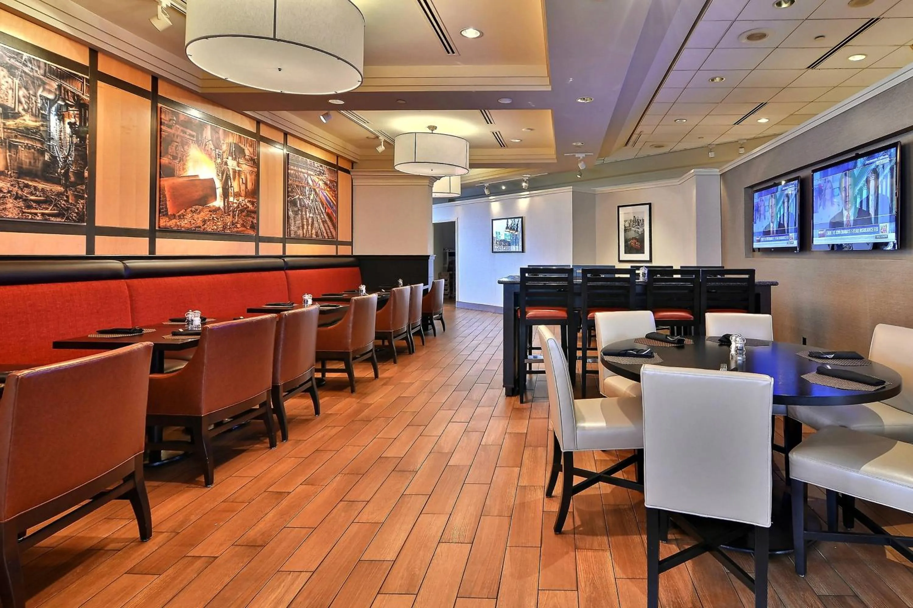 Lounge or bar in Pittsburgh Marriott City Center