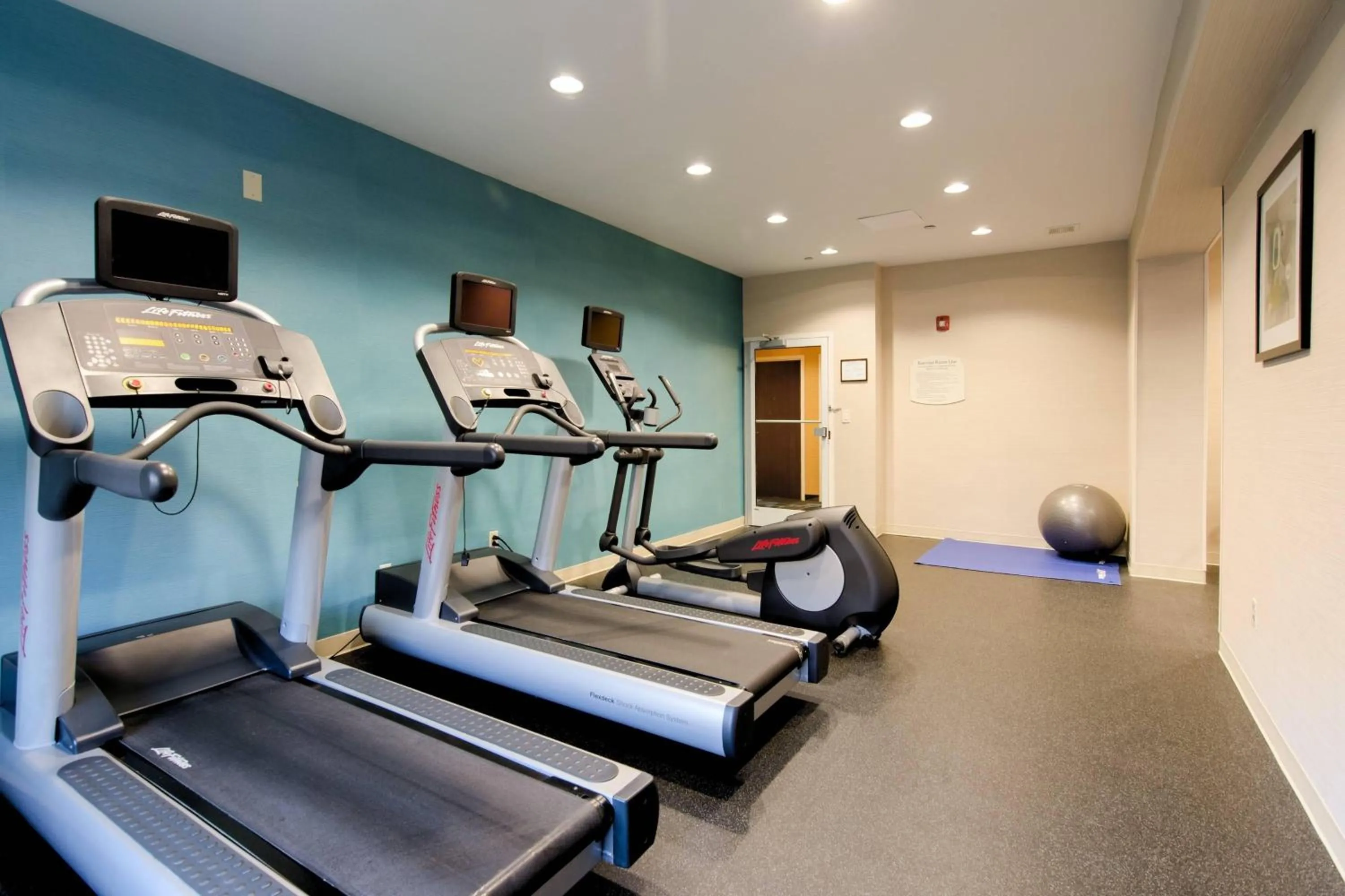 Fitness centre/facilities in Fairfield Inn and Suites by Marriott Potomac Mills Woodbridge
