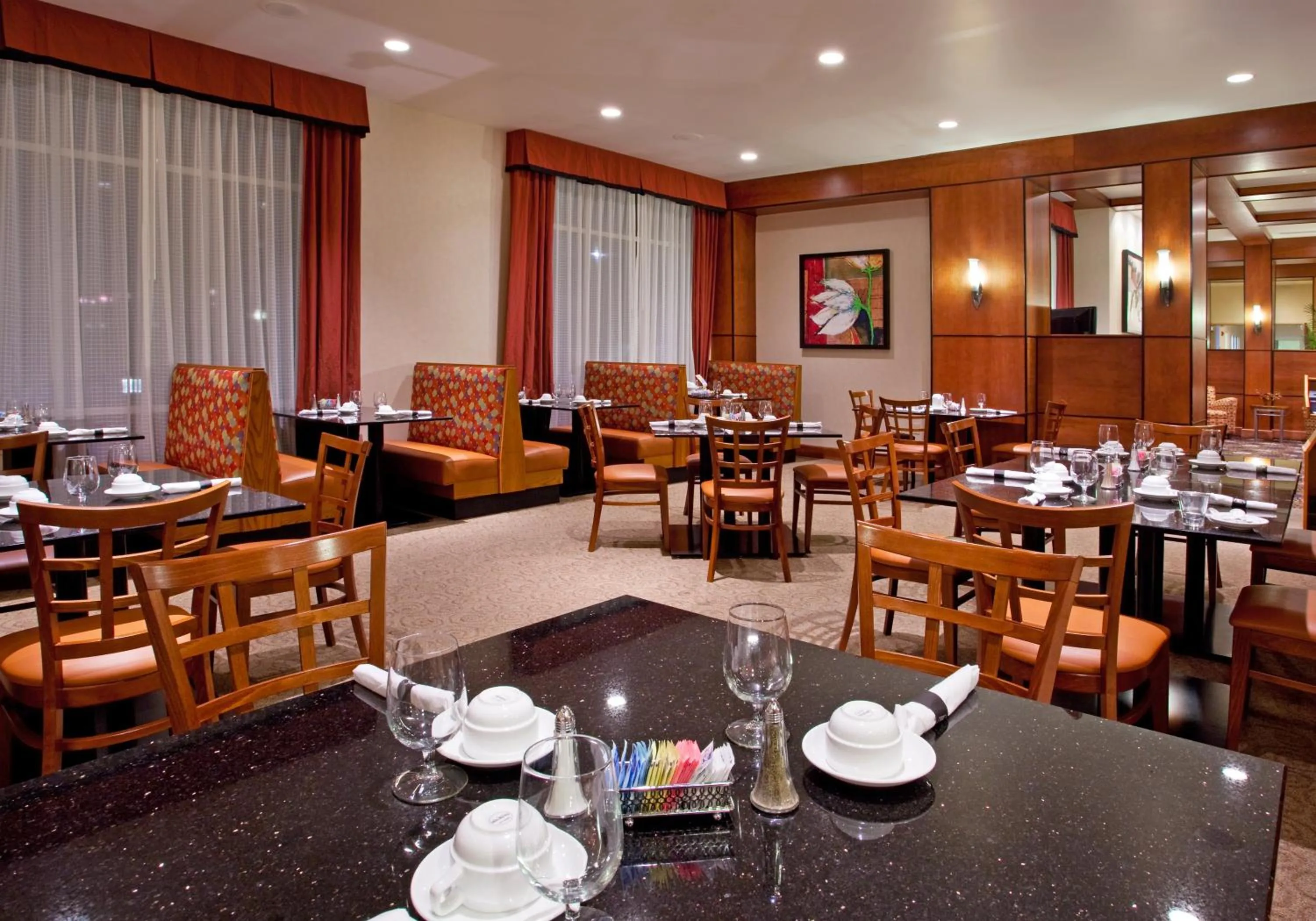 Restaurant/places to eat in Holiday Inn Purdue - Fort Wayne by IHG