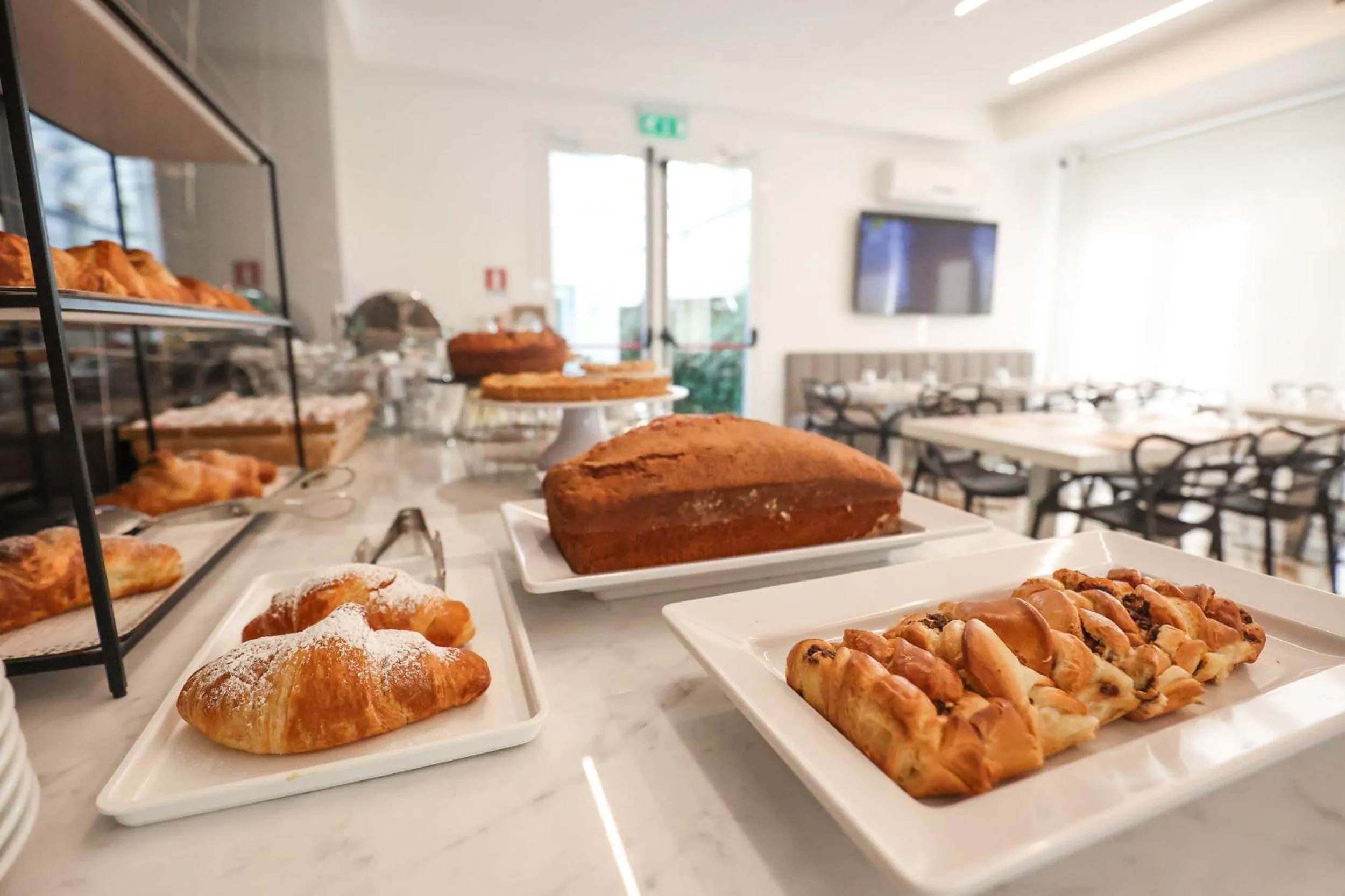 Food and drinks in Hotel Cenisio