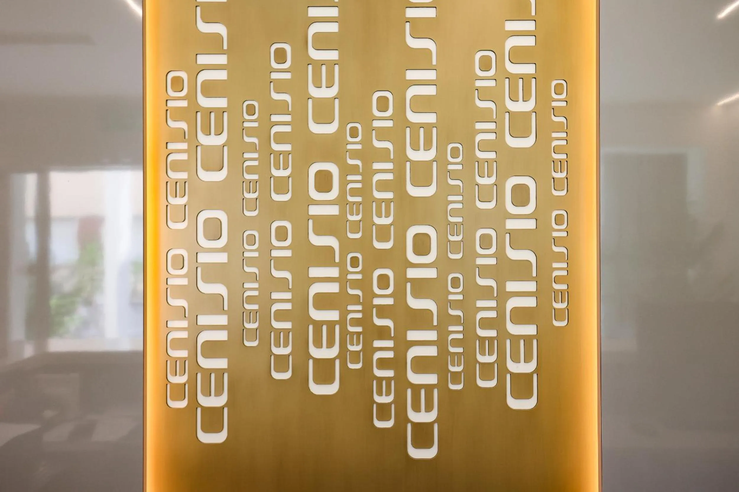 Logo/Certificate/Sign in Hotel Cenisio