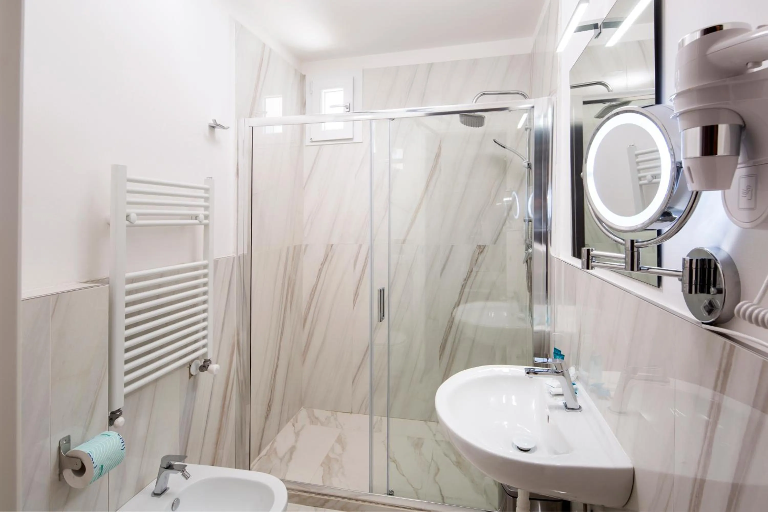 Bathroom in Hotel Cenisio