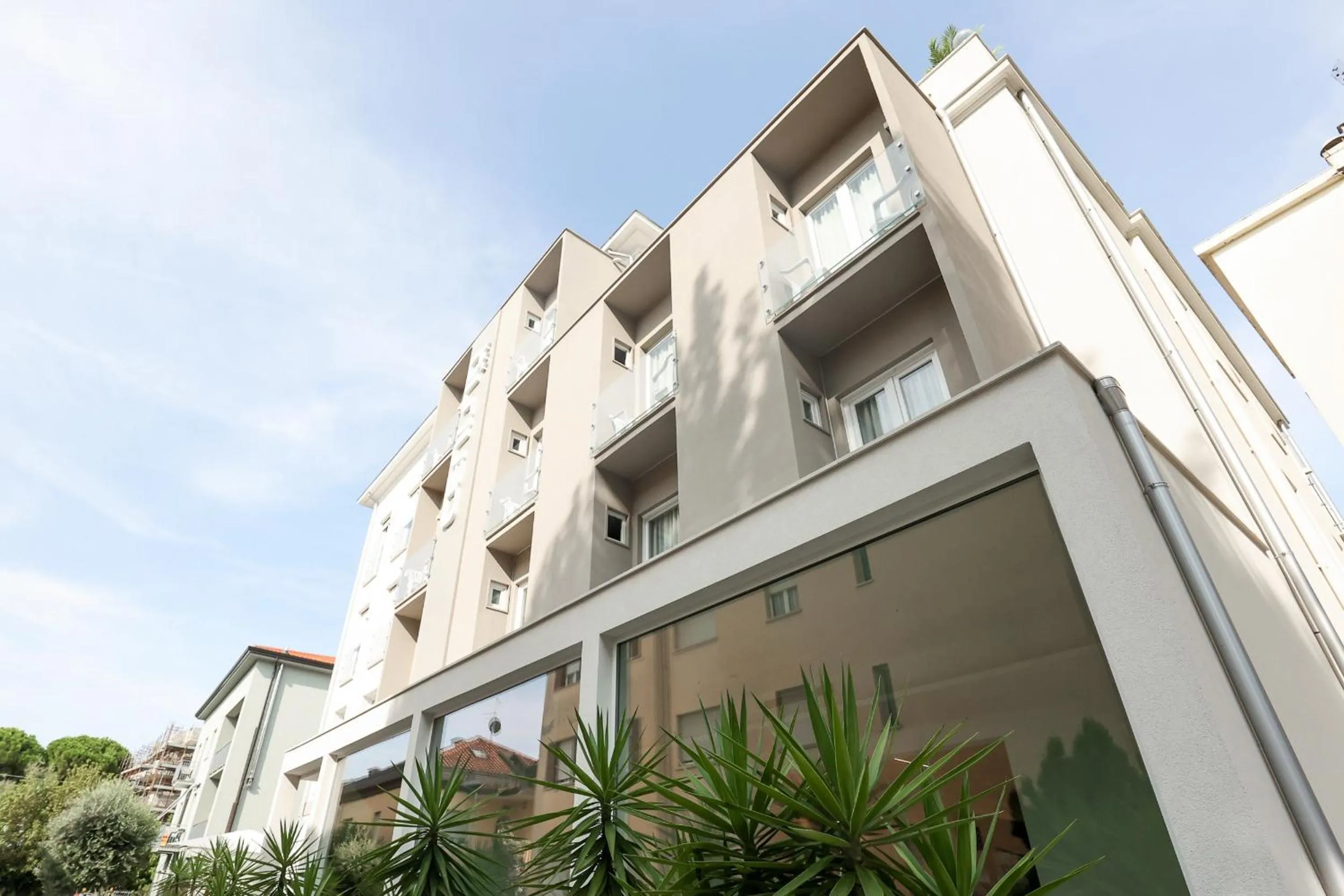 Property building in Hotel Cenisio