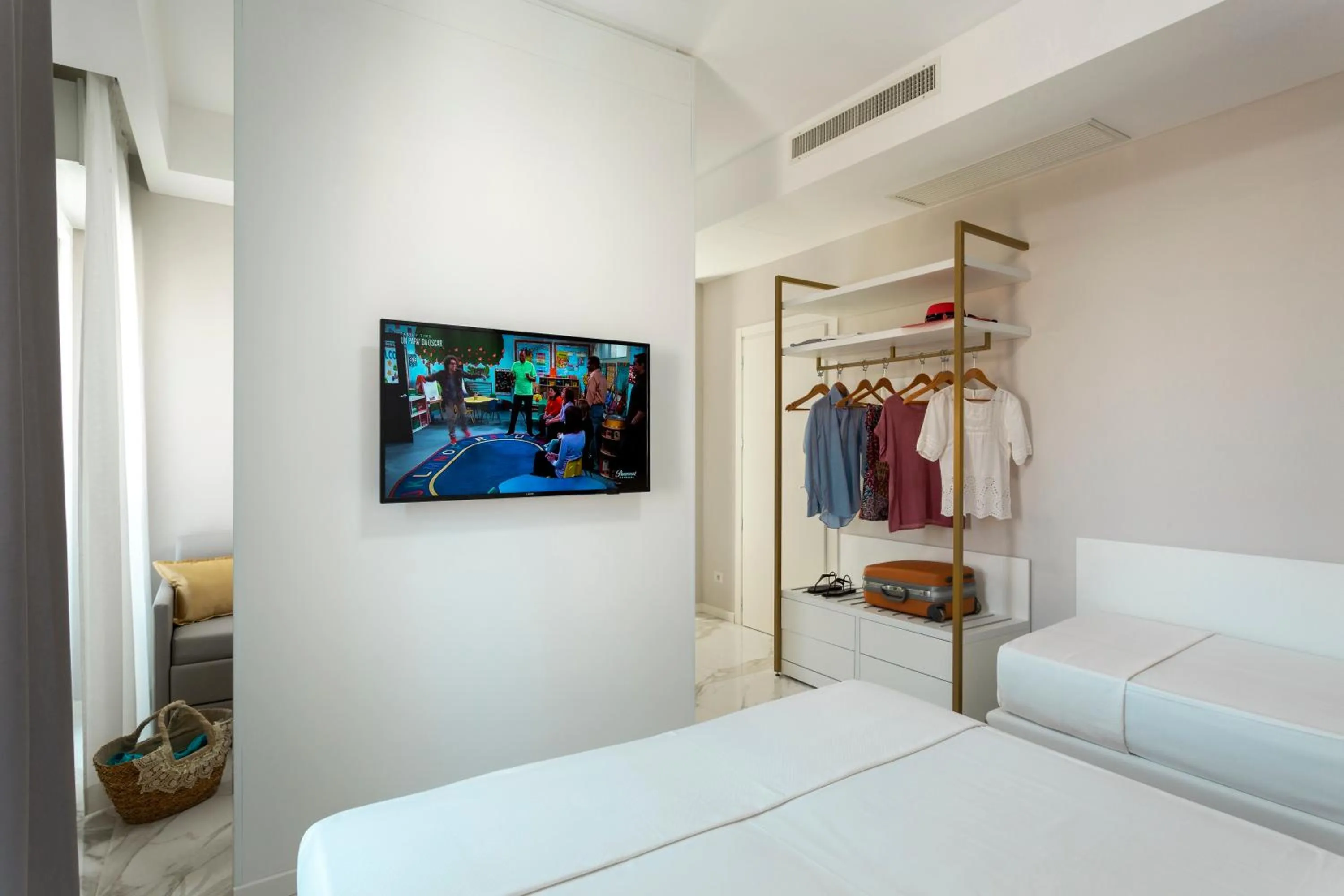TV and multimedia, Bed in Hotel Cenisio