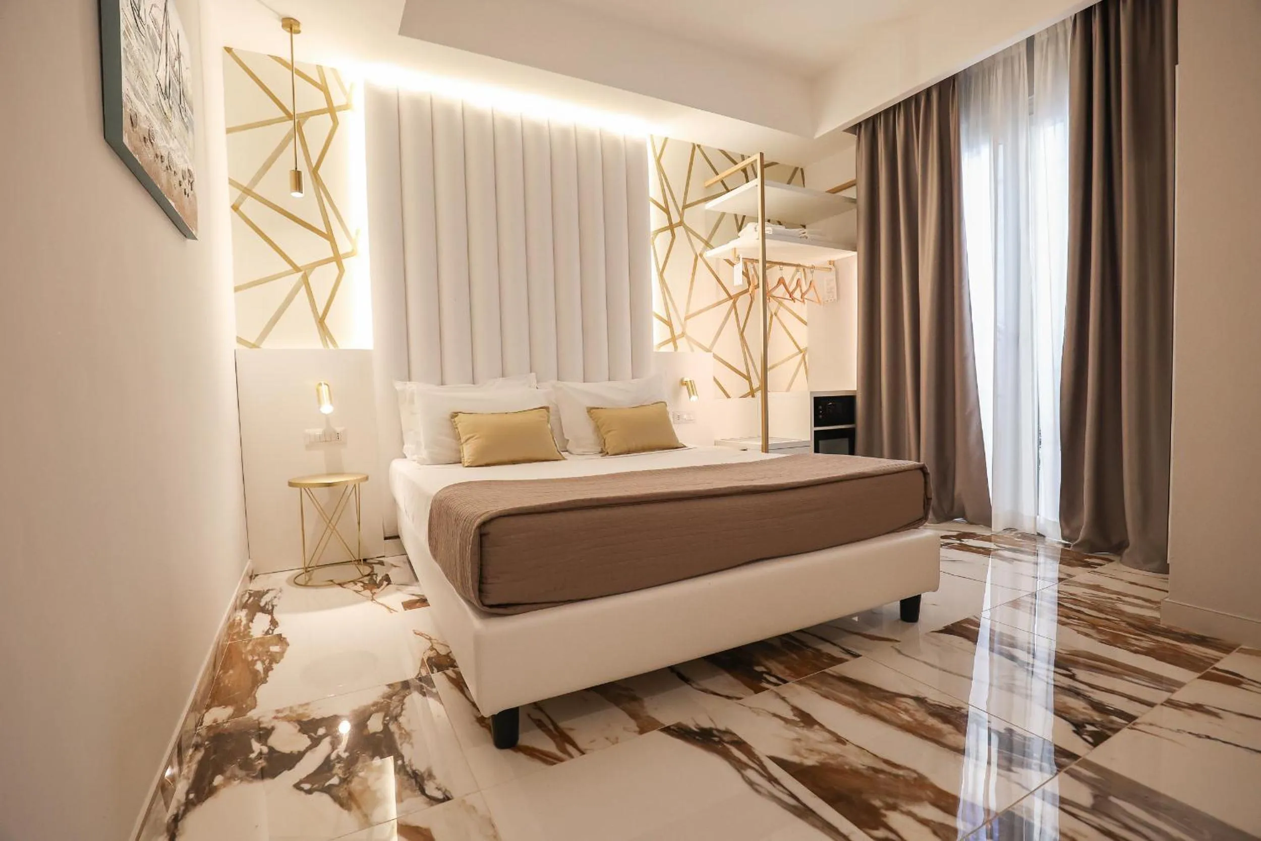 Photo of the whole room, Bed in Hotel Cenisio