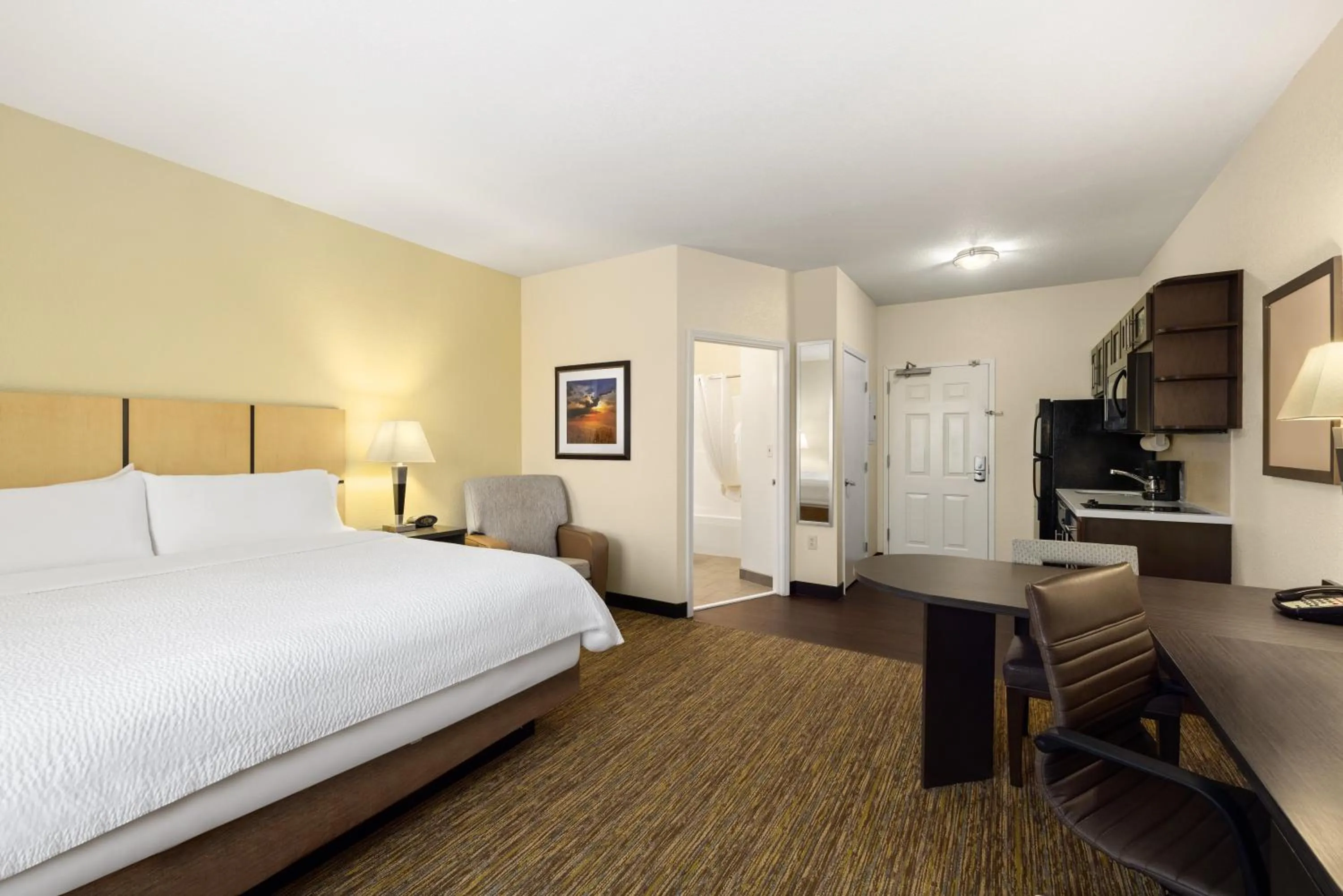 Bedroom, Bed in Candlewood Suites Bismarck