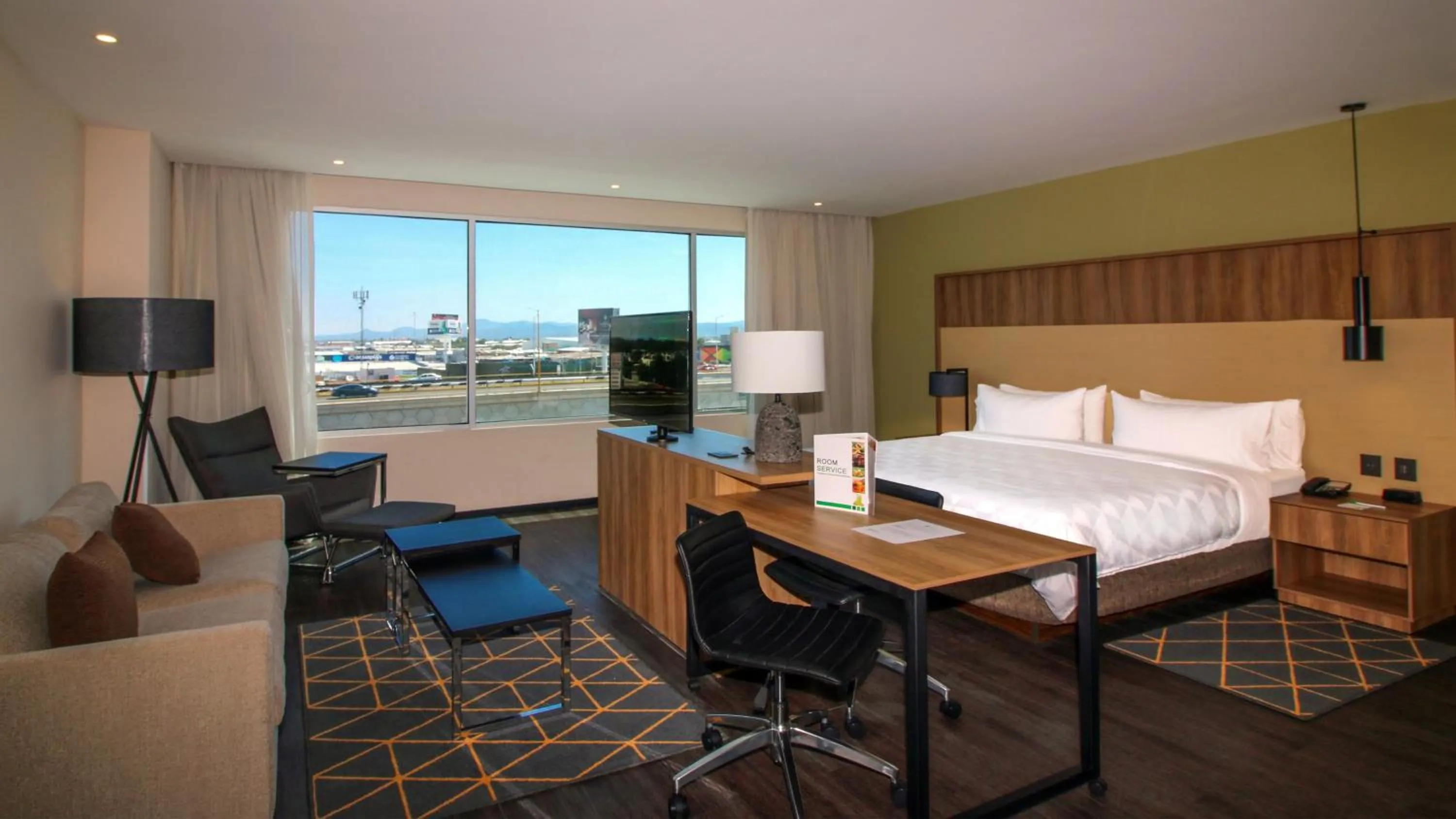 Photo of the whole room, Bed in Holiday Inn San Luis Potosi-Quijote by IHG