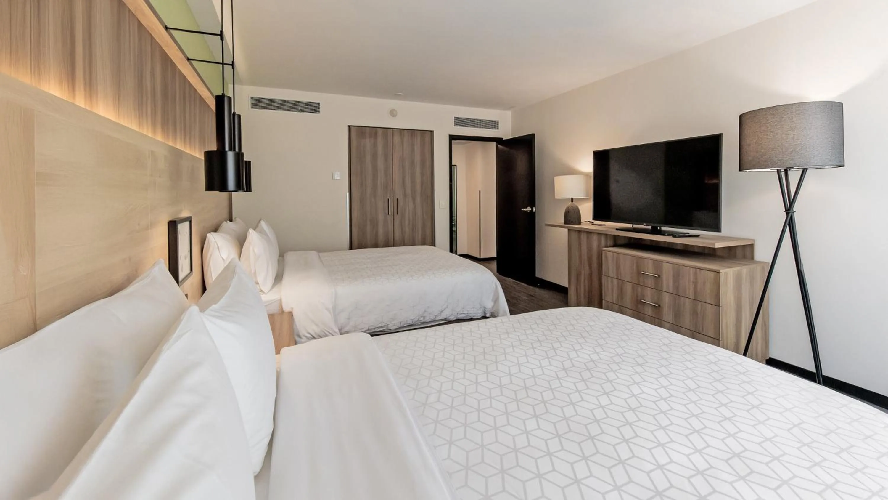 Photo of the whole room, Bed in Holiday Inn San Luis Potosi-Quijote by IHG