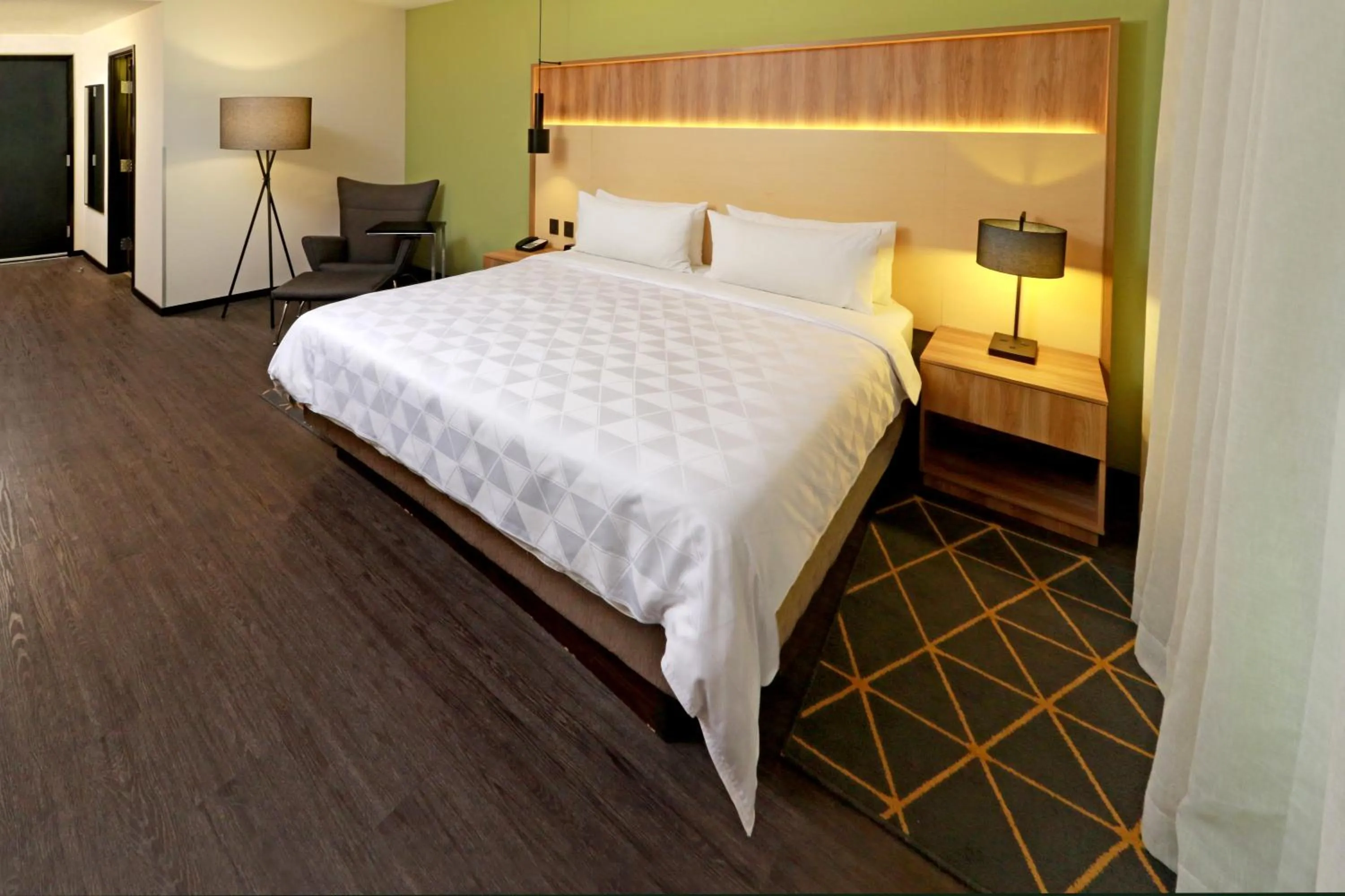 Photo of the whole room, Bed in Holiday Inn San Luis Potosi-Quijote by IHG