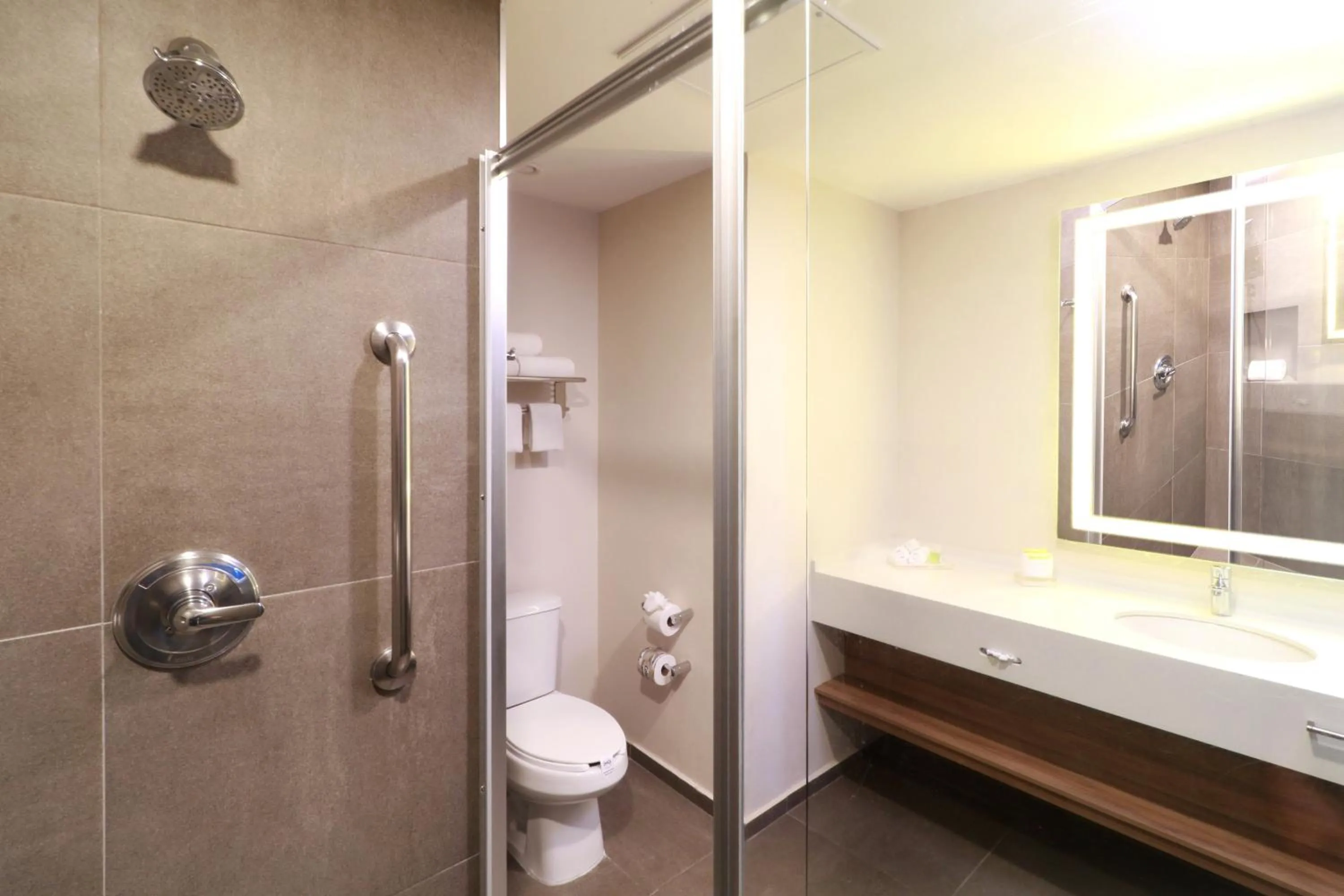 Photo of the whole room in Holiday Inn San Luis Potosi-Quijote by IHG