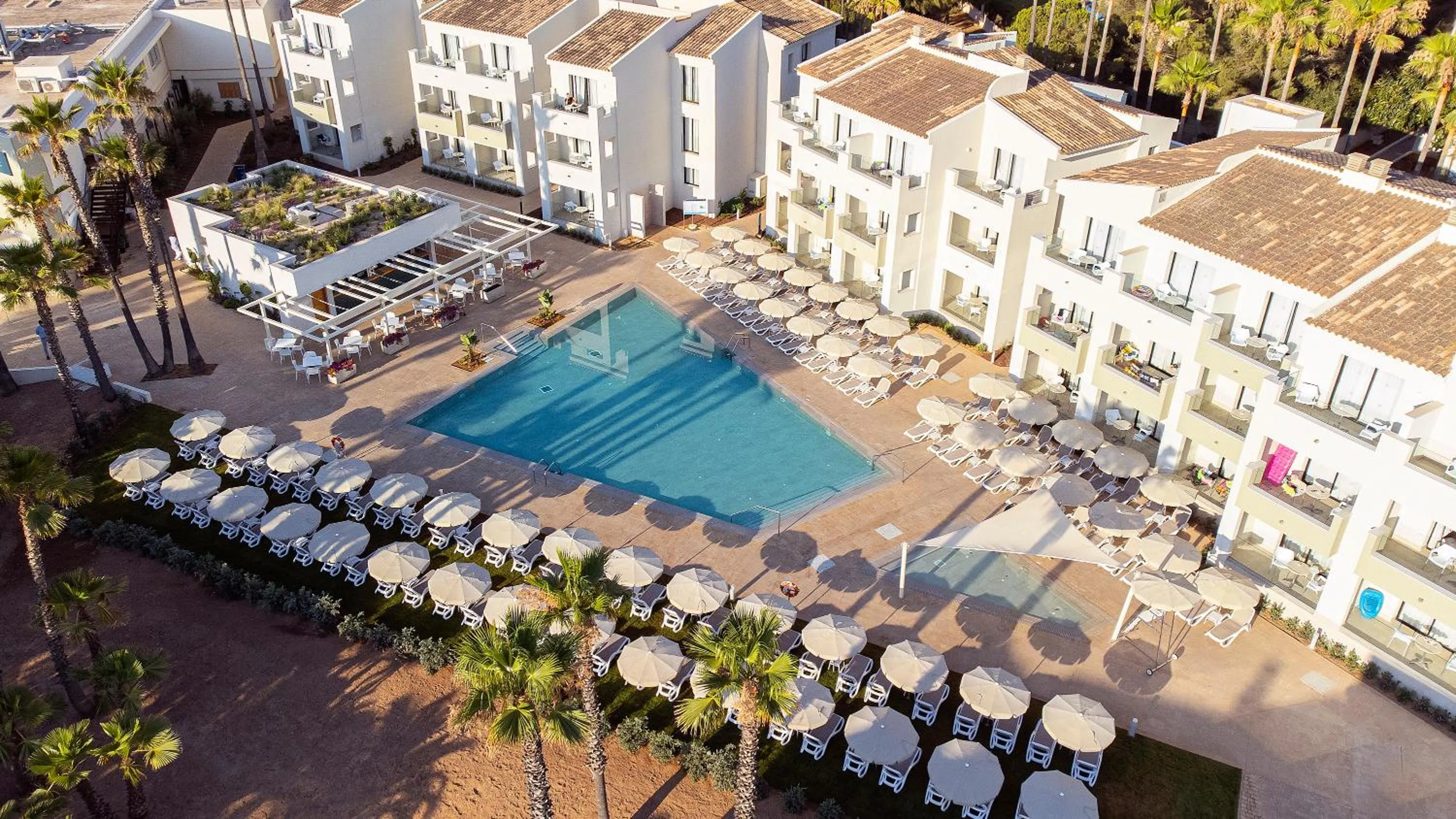 Property building in Hipotels Mediterraneo Club