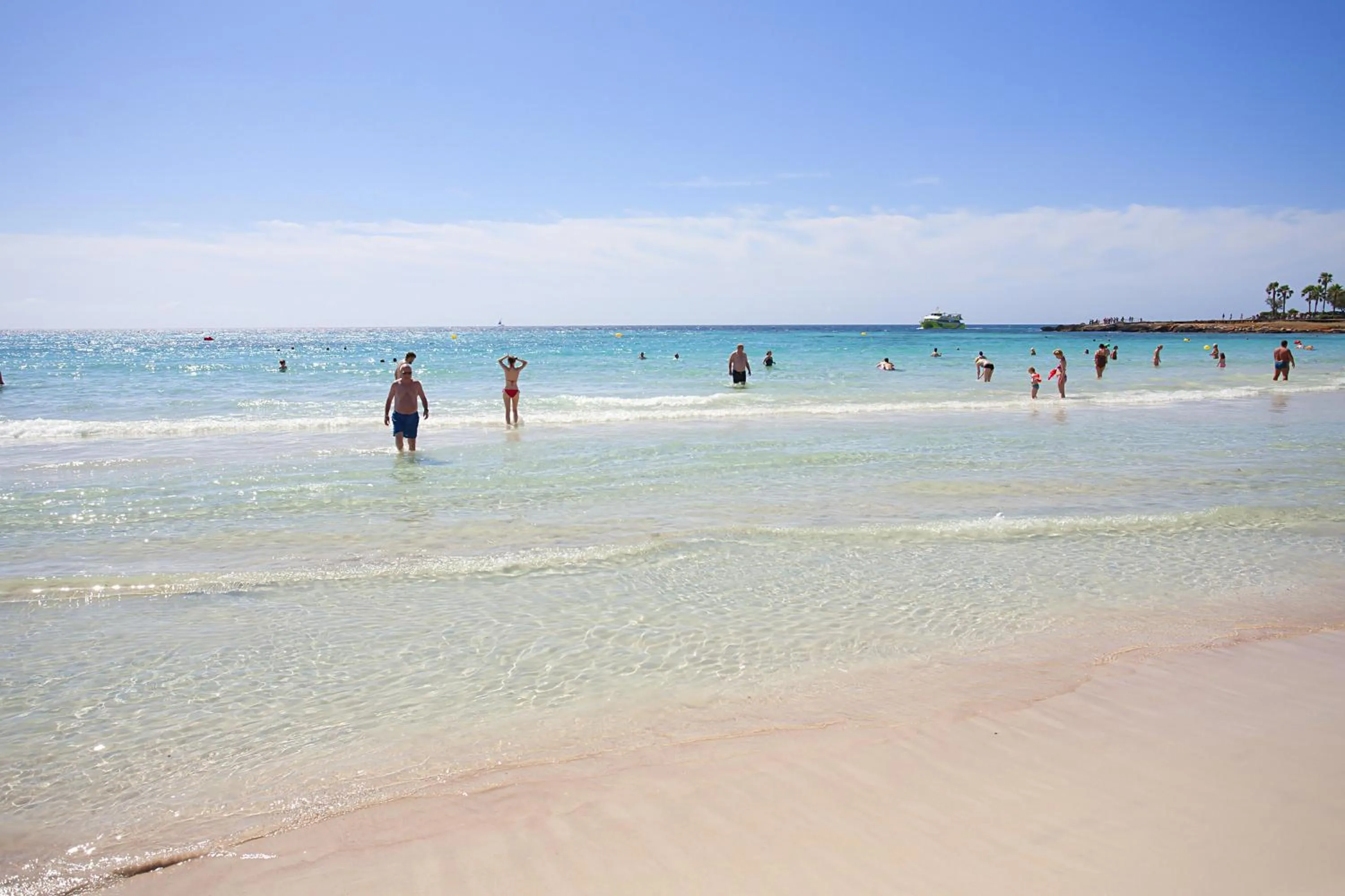 People in Hipotels Mediterraneo Club