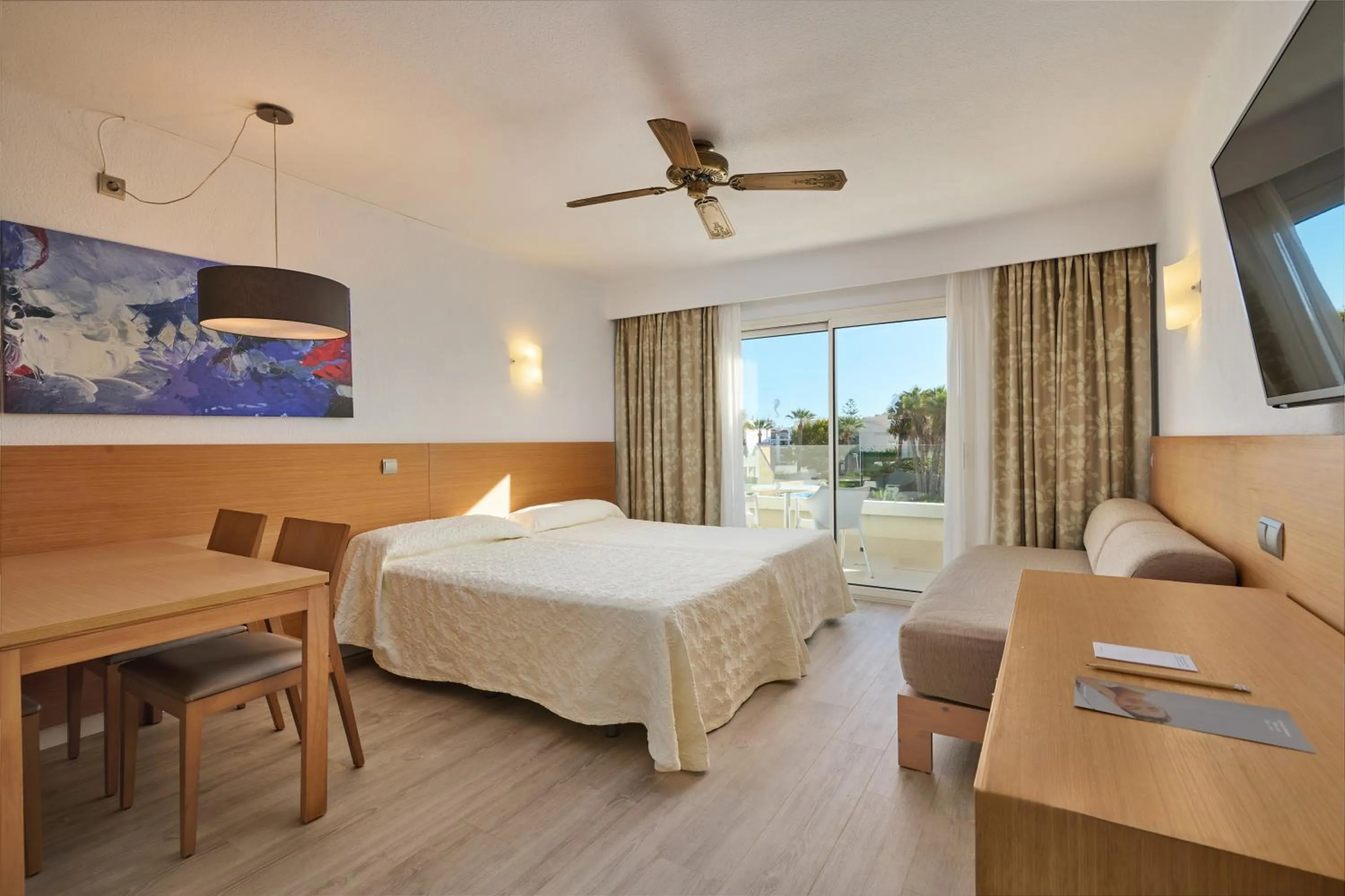 Bed in Hipotels Mediterraneo Club