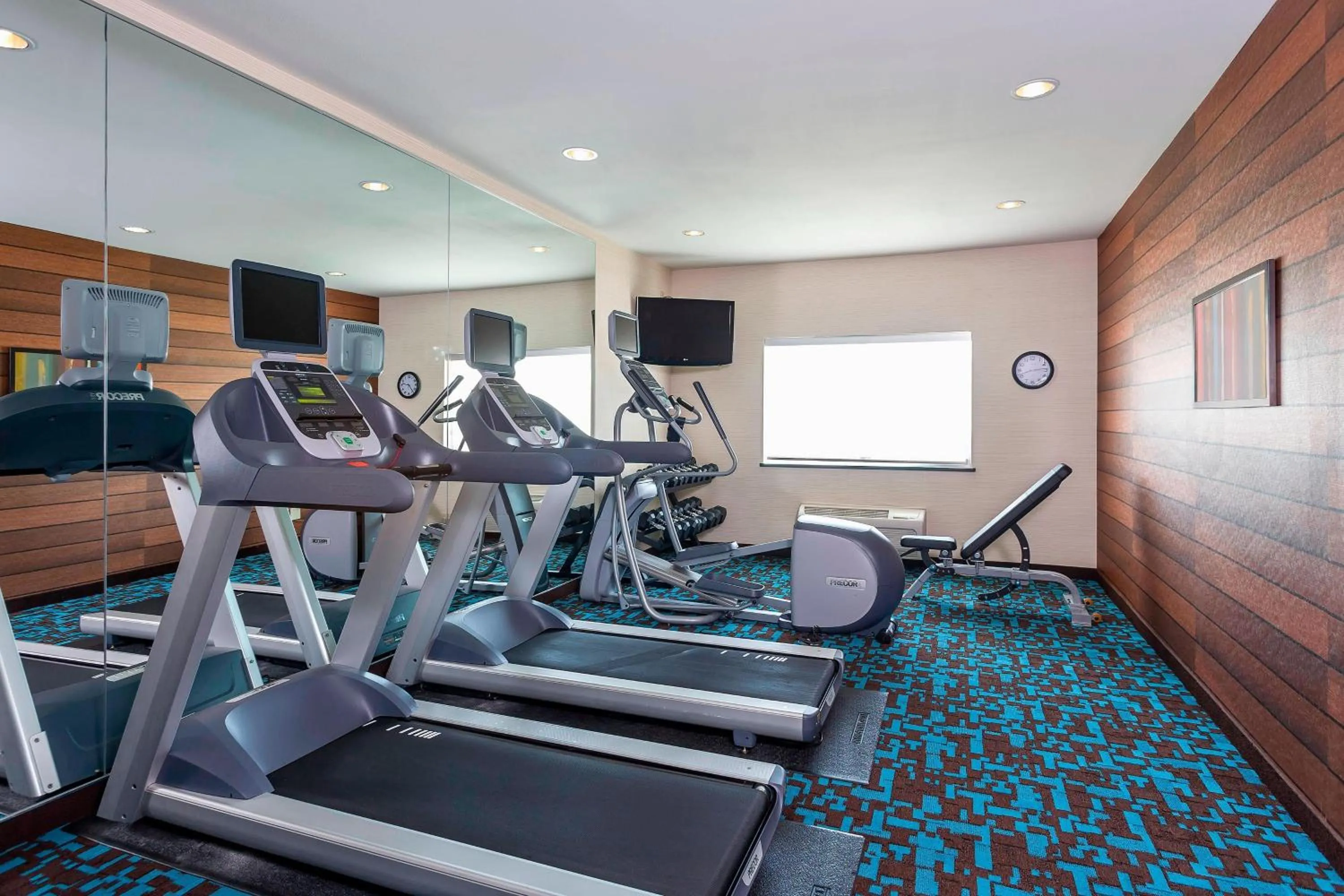Fitness centre/facilities in Fairfield Inn & Suites Dallas Park Central