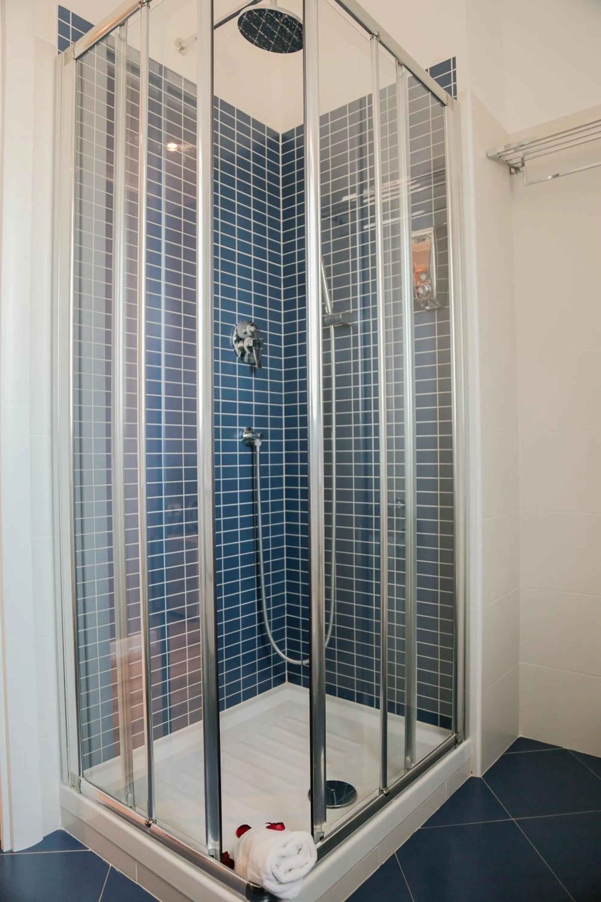 Shower in Villa Erasi