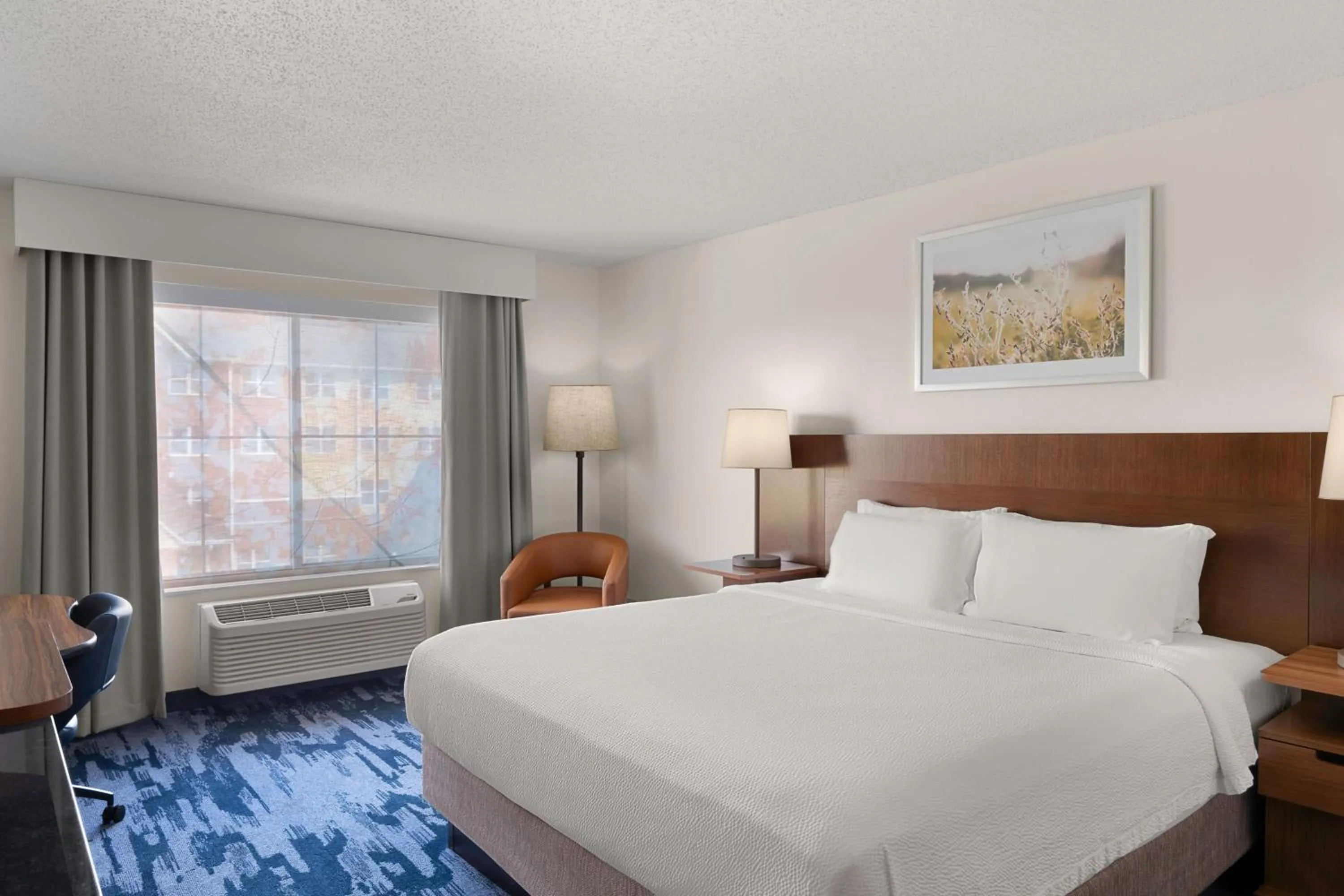 Photo of the whole room, Bed in Fairfield Inn & Suites Naperville/Aurora