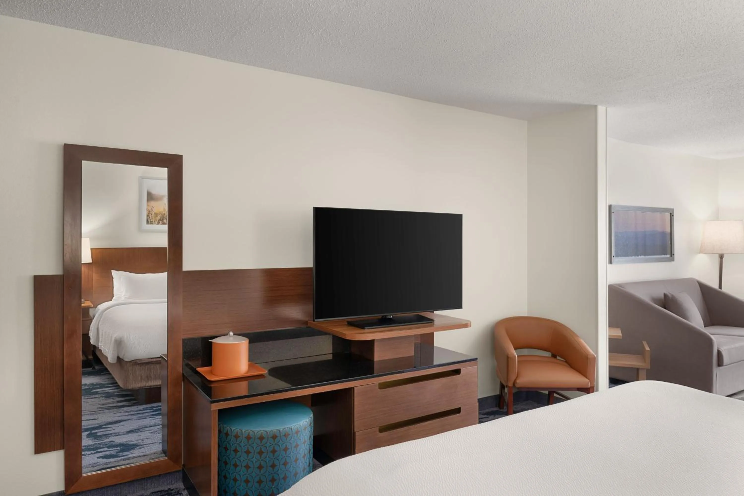 Bedroom, Bed in Fairfield Inn & Suites Naperville/Aurora