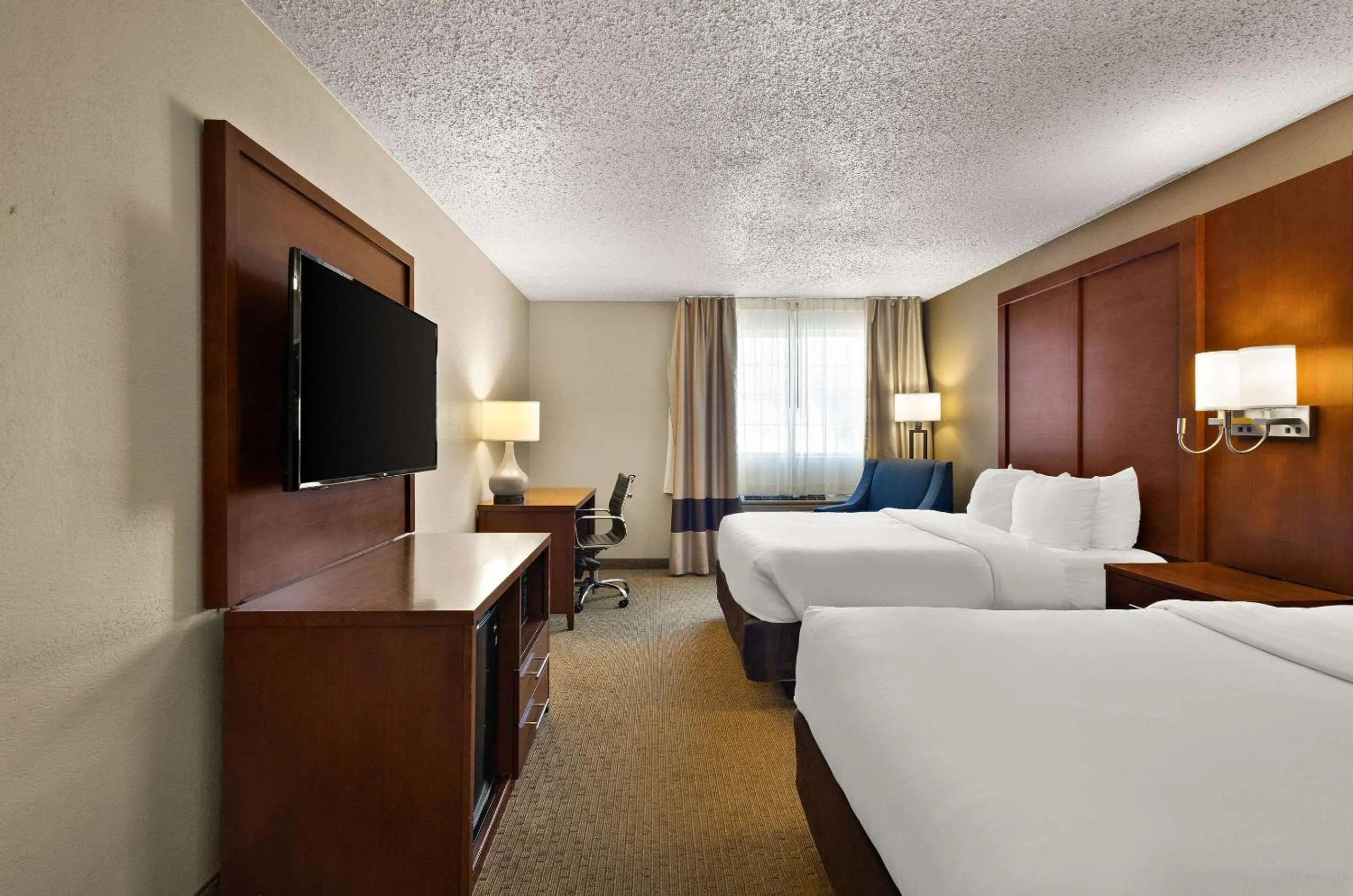 Bedroom, Bed in Comfort Inn Near Ouabache State Park