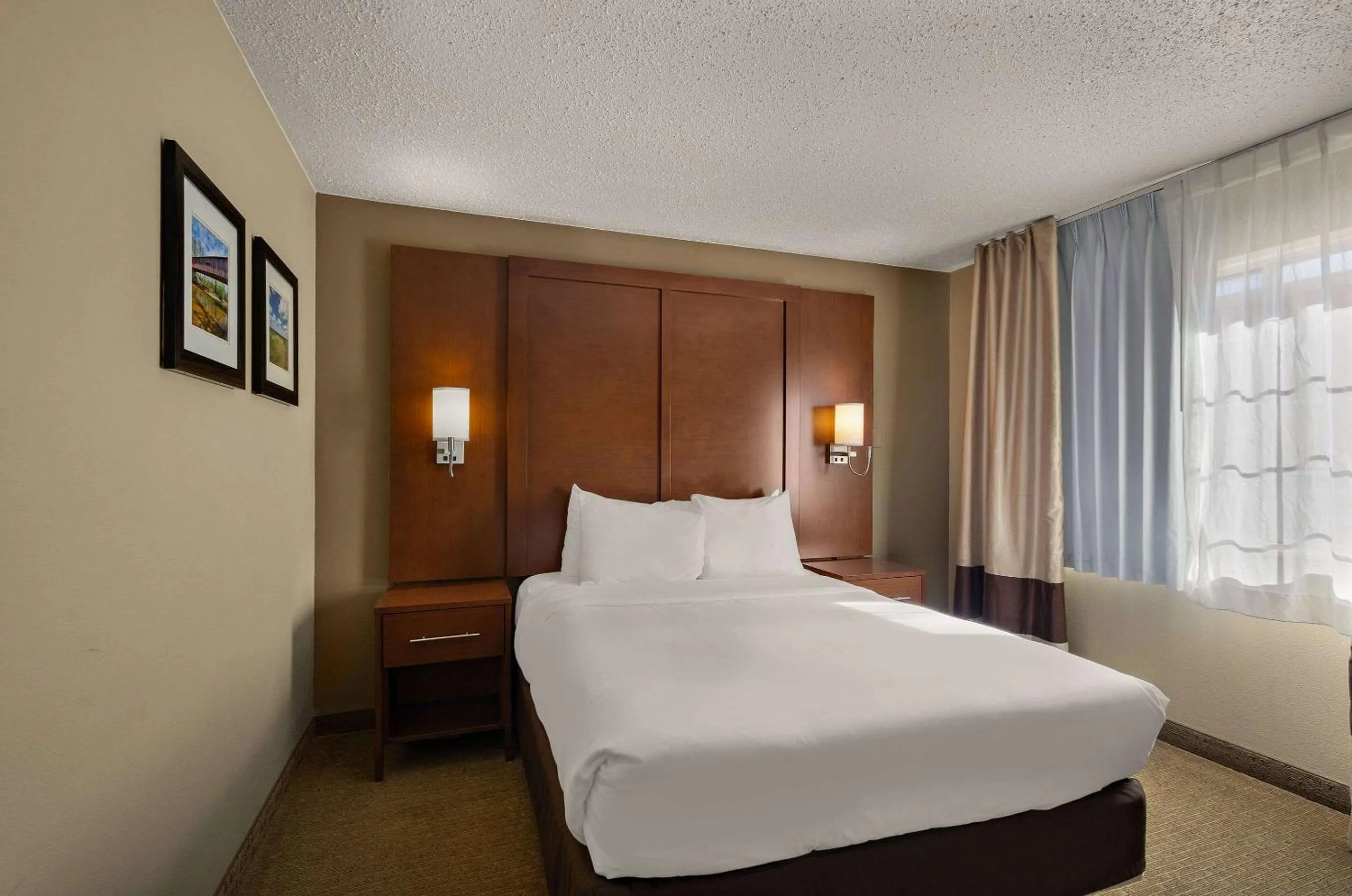 Bedroom, Bed in Comfort Inn Near Ouabache State Park