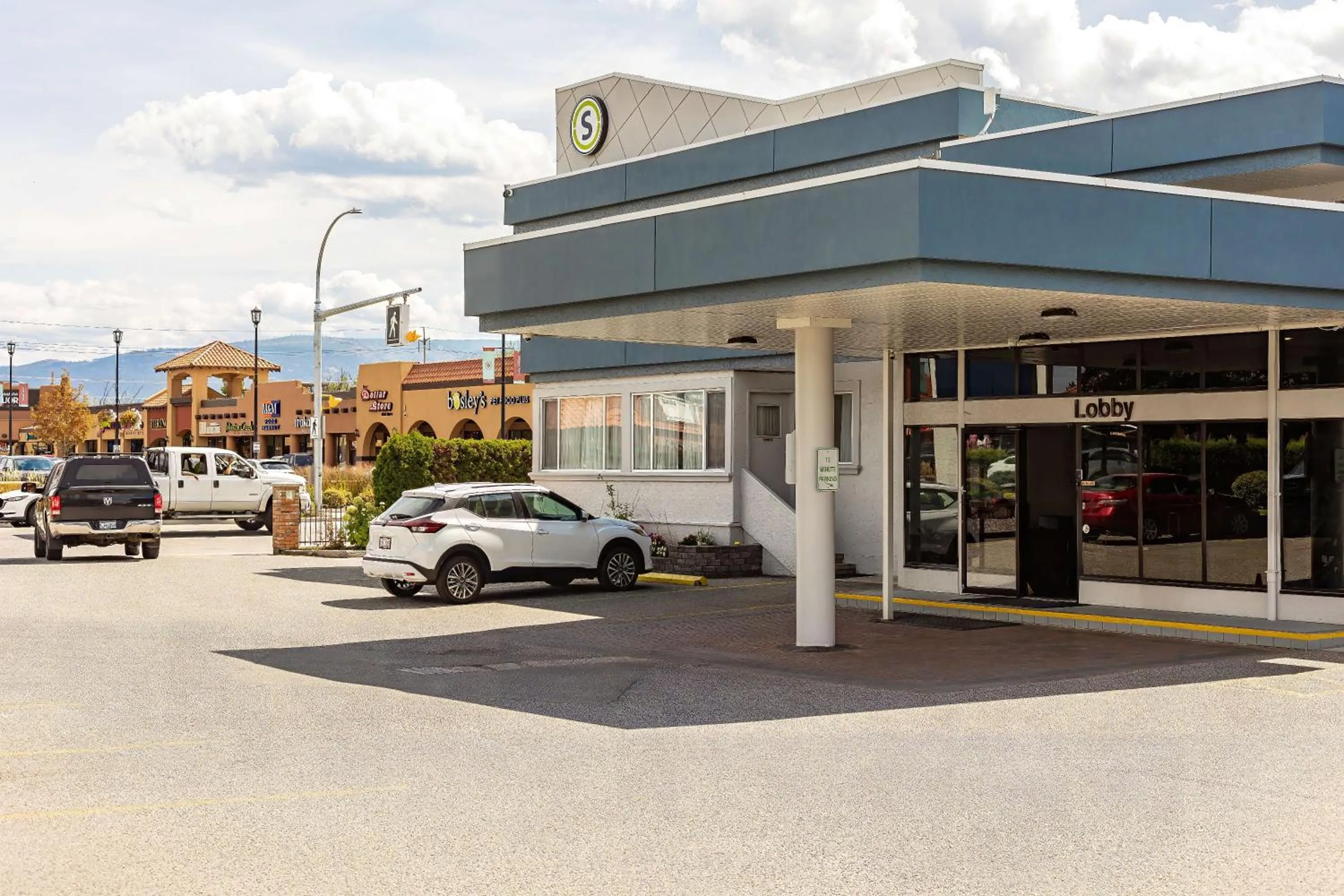 Property building in Siesta Suites