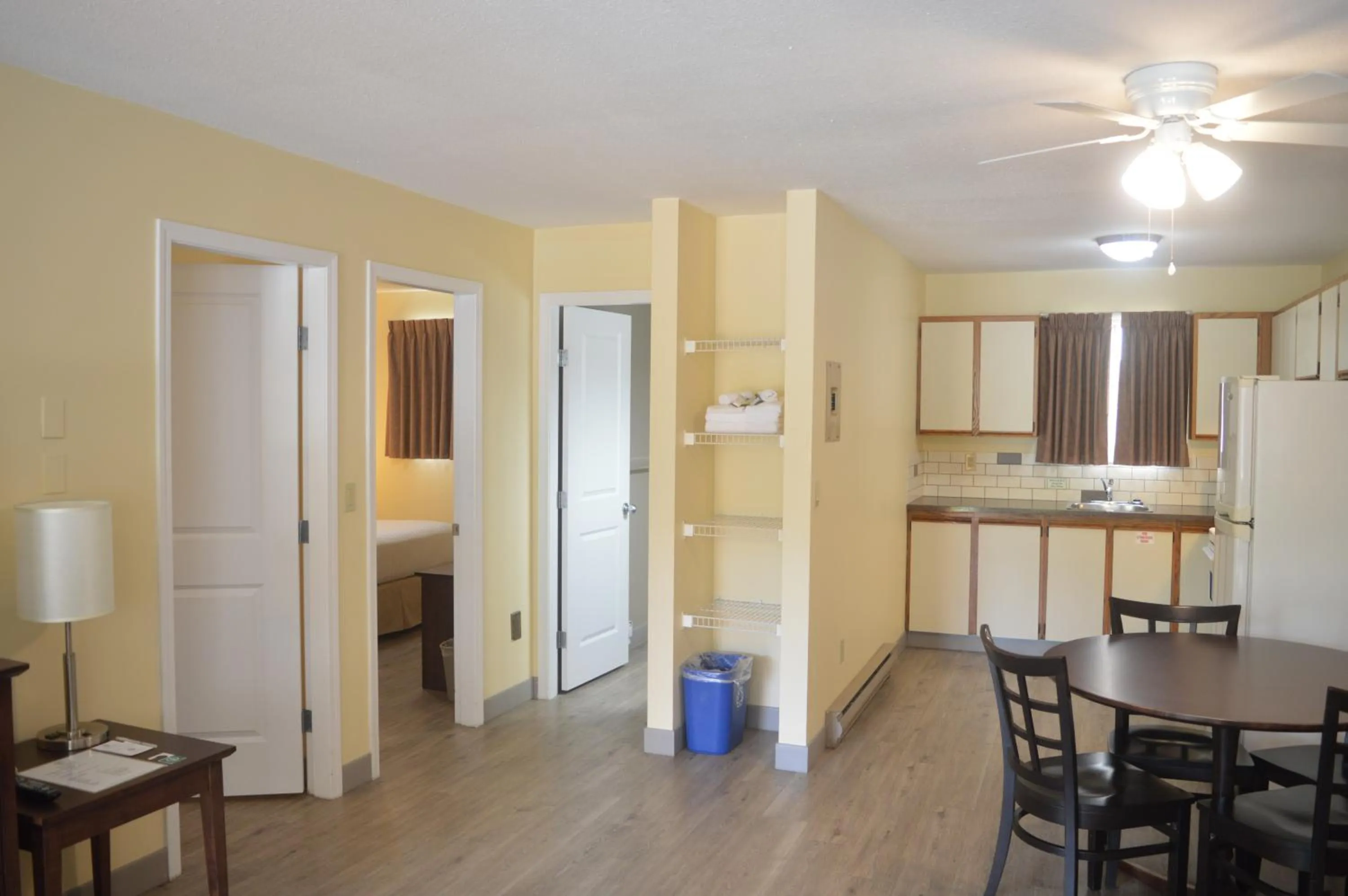 Kitchen or kitchenette in Siesta Suites