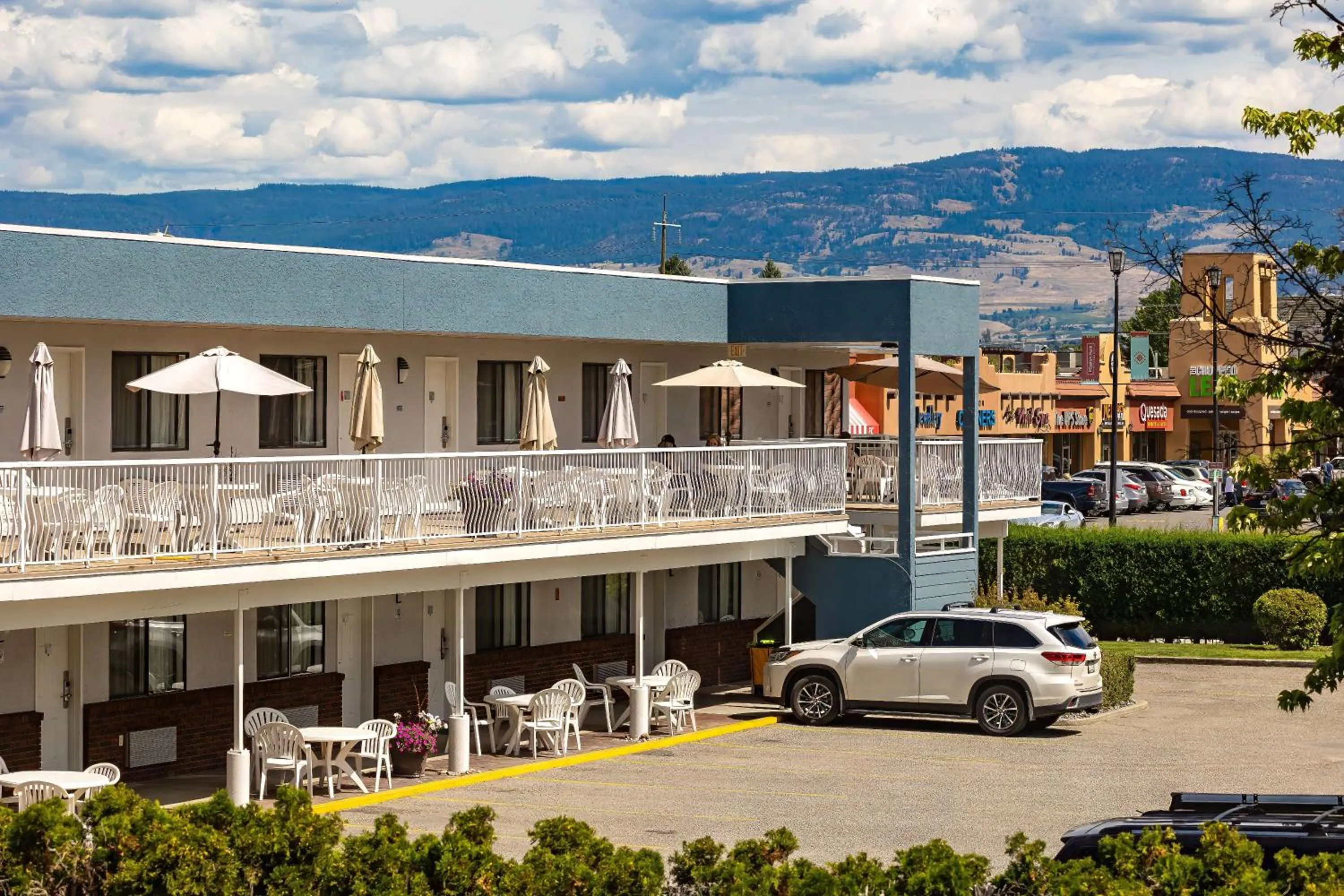 Property building in Siesta Suites