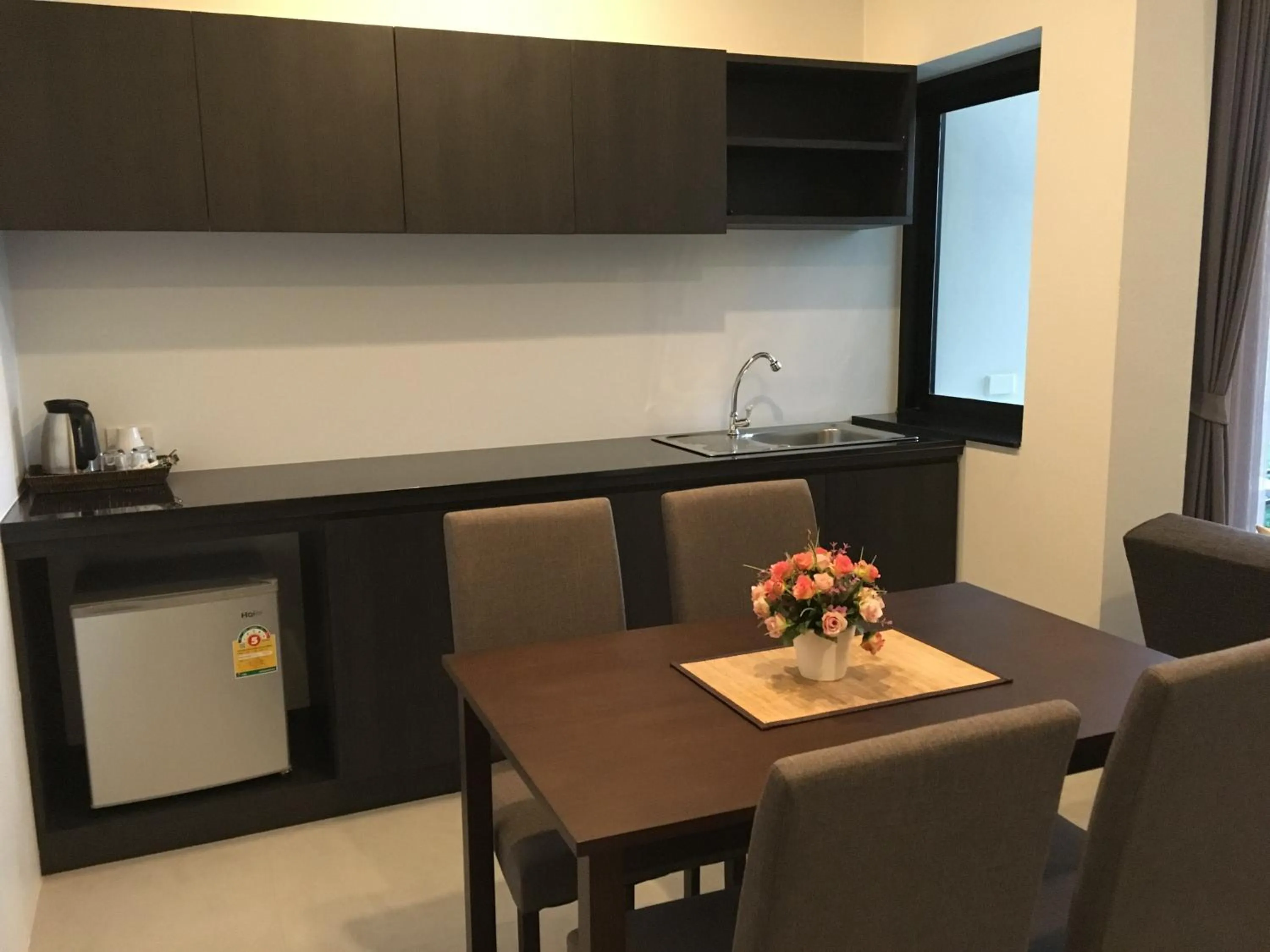 Dining area in Tandeaw View