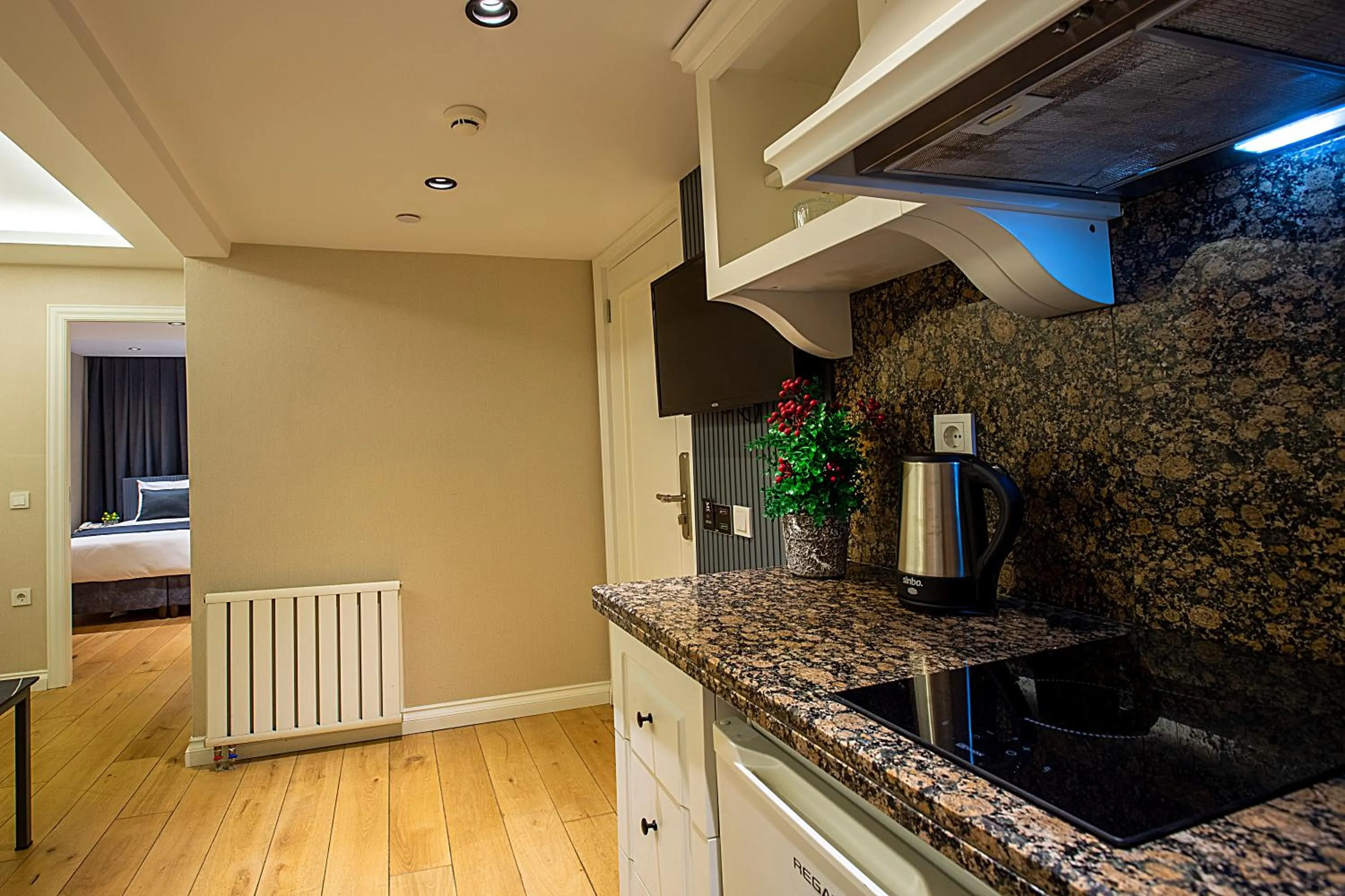 Coffee/tea facilities in Moss Suites Hotel