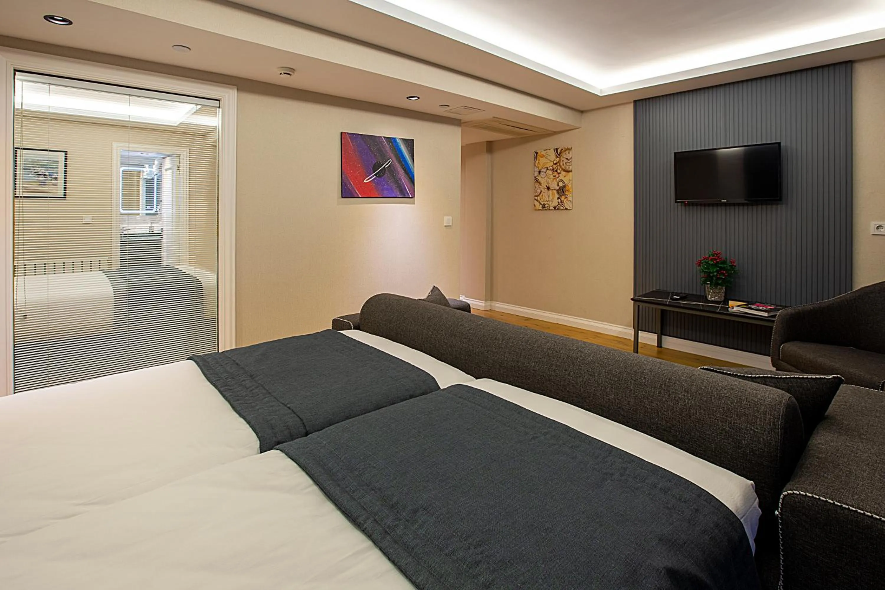 Bed in Moss Suites Hotel